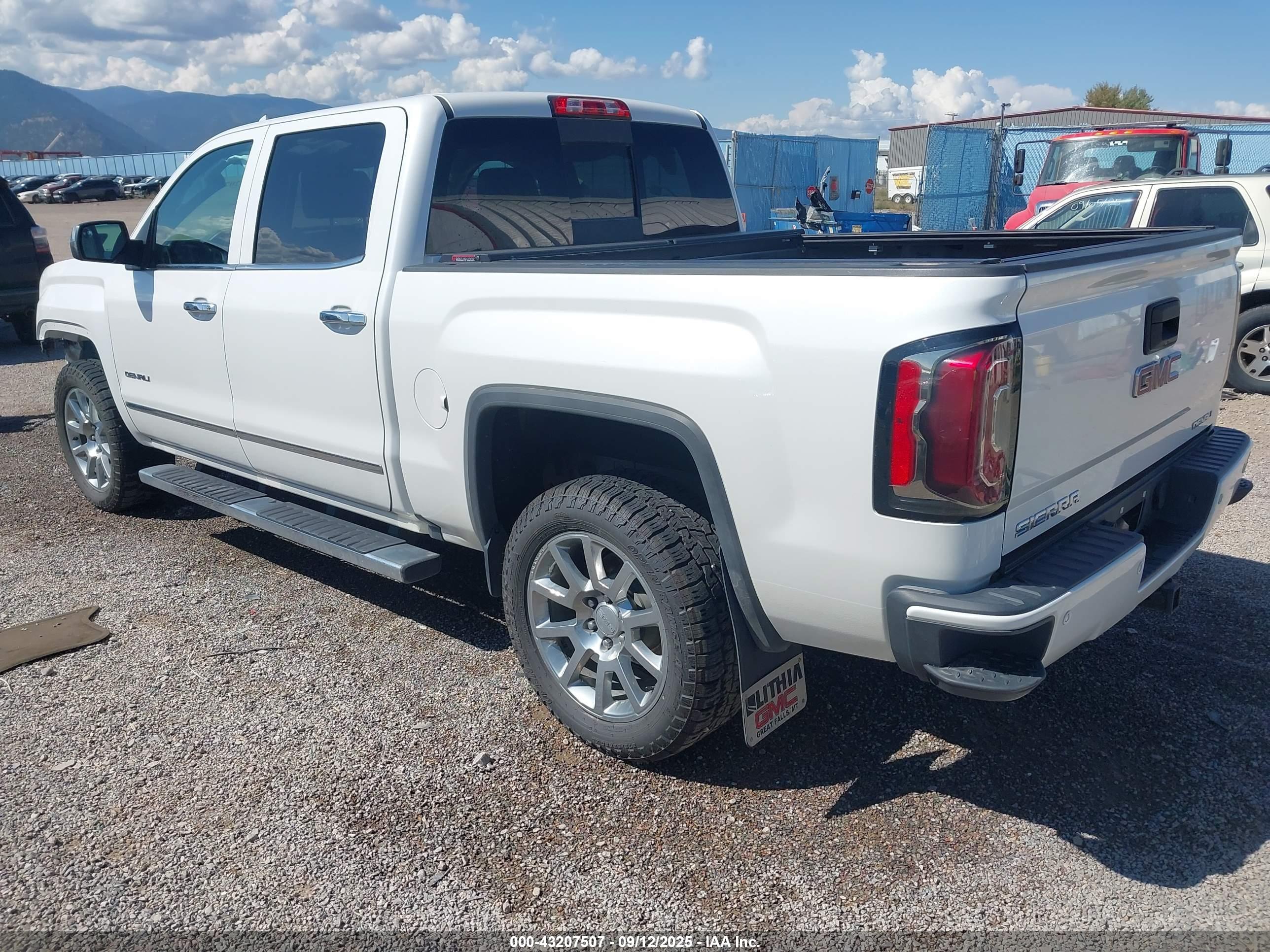 GMC SIERRA image 3