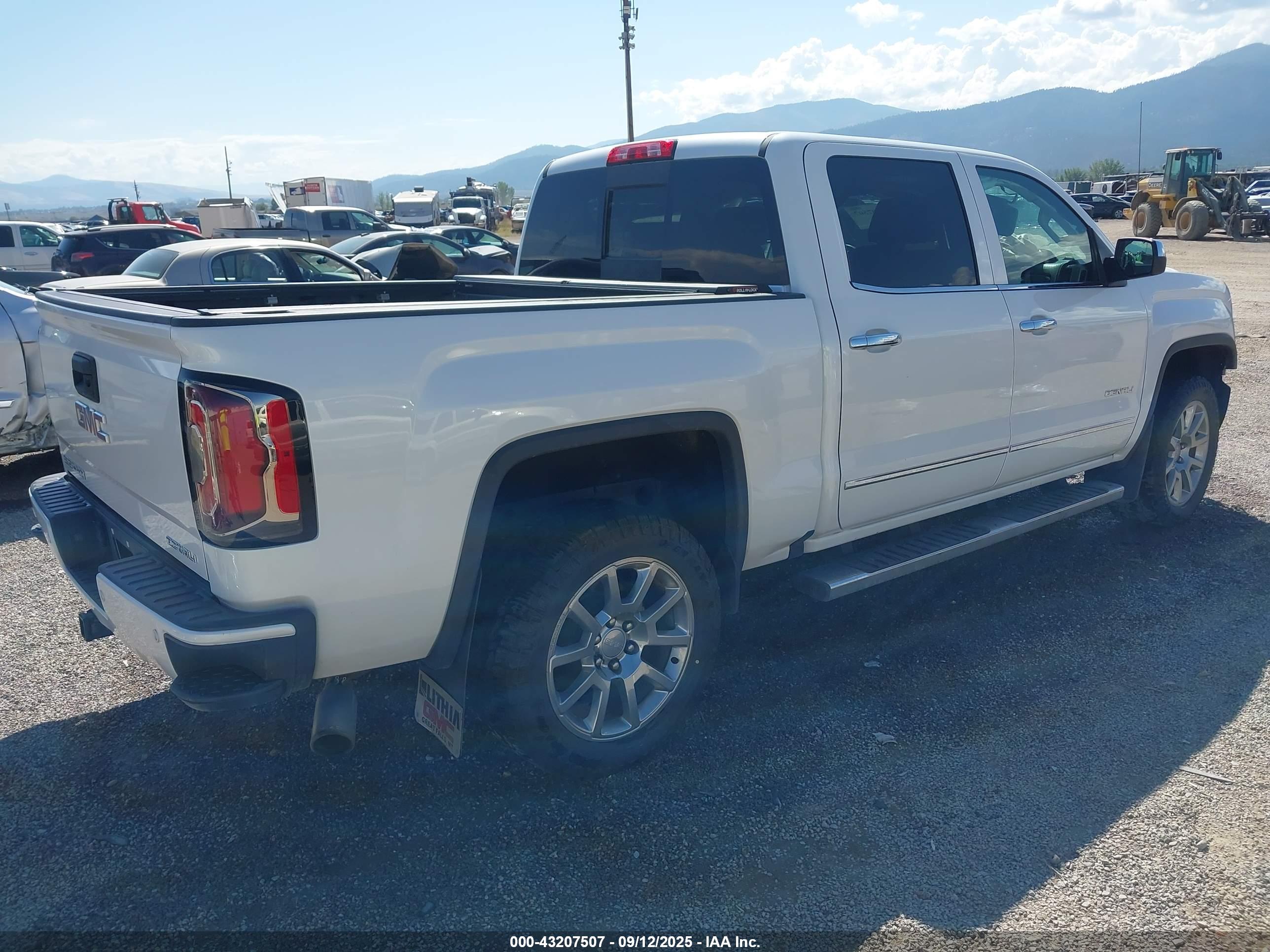 GMC SIERRA image 4