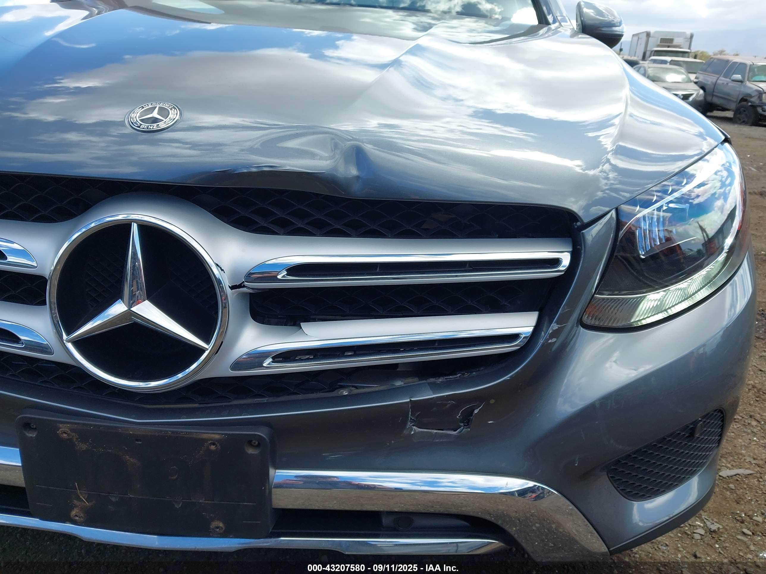 MERCEDES-BENZ GLC image 6