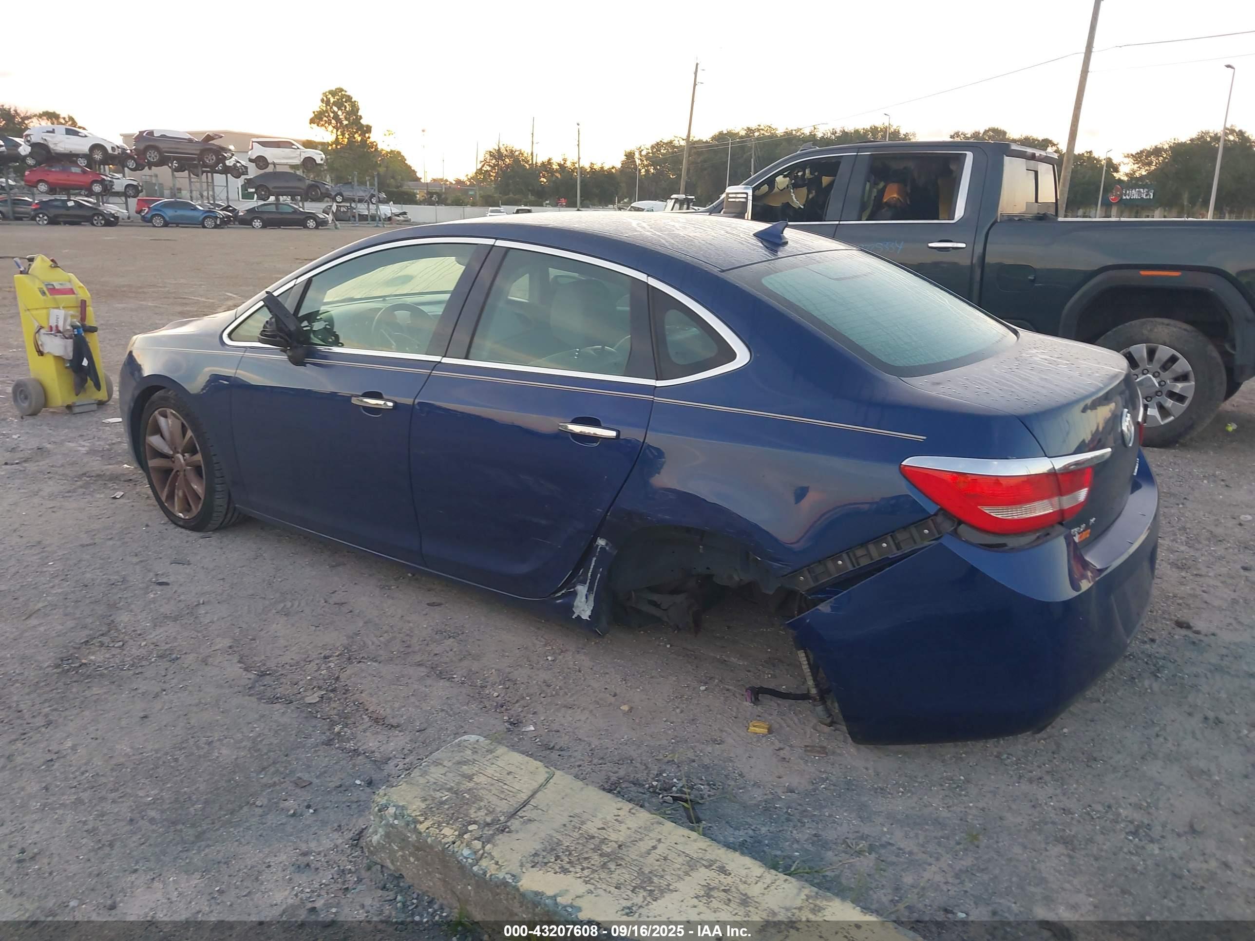 BUICK VERANO image 3
