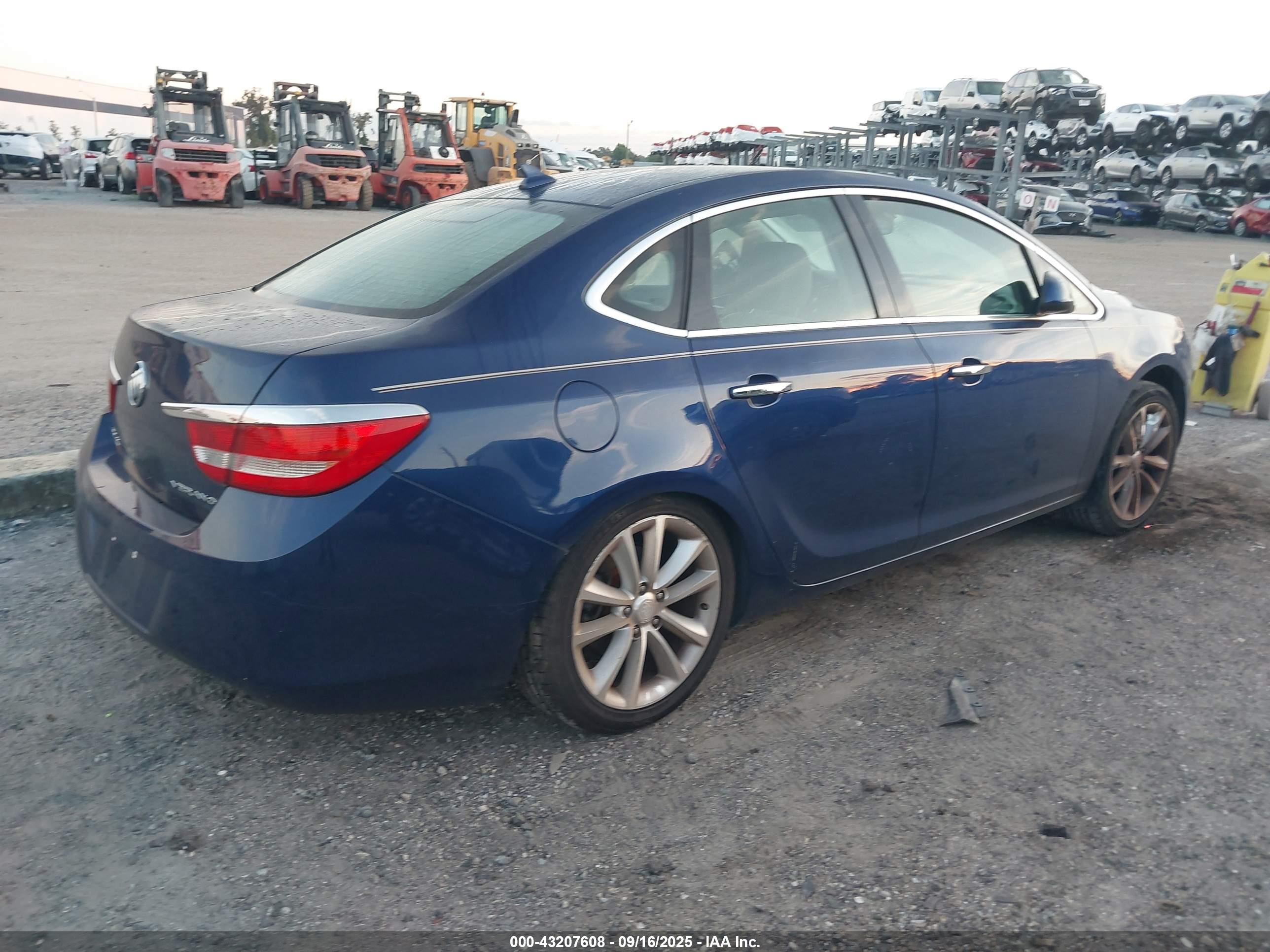 BUICK VERANO image 4