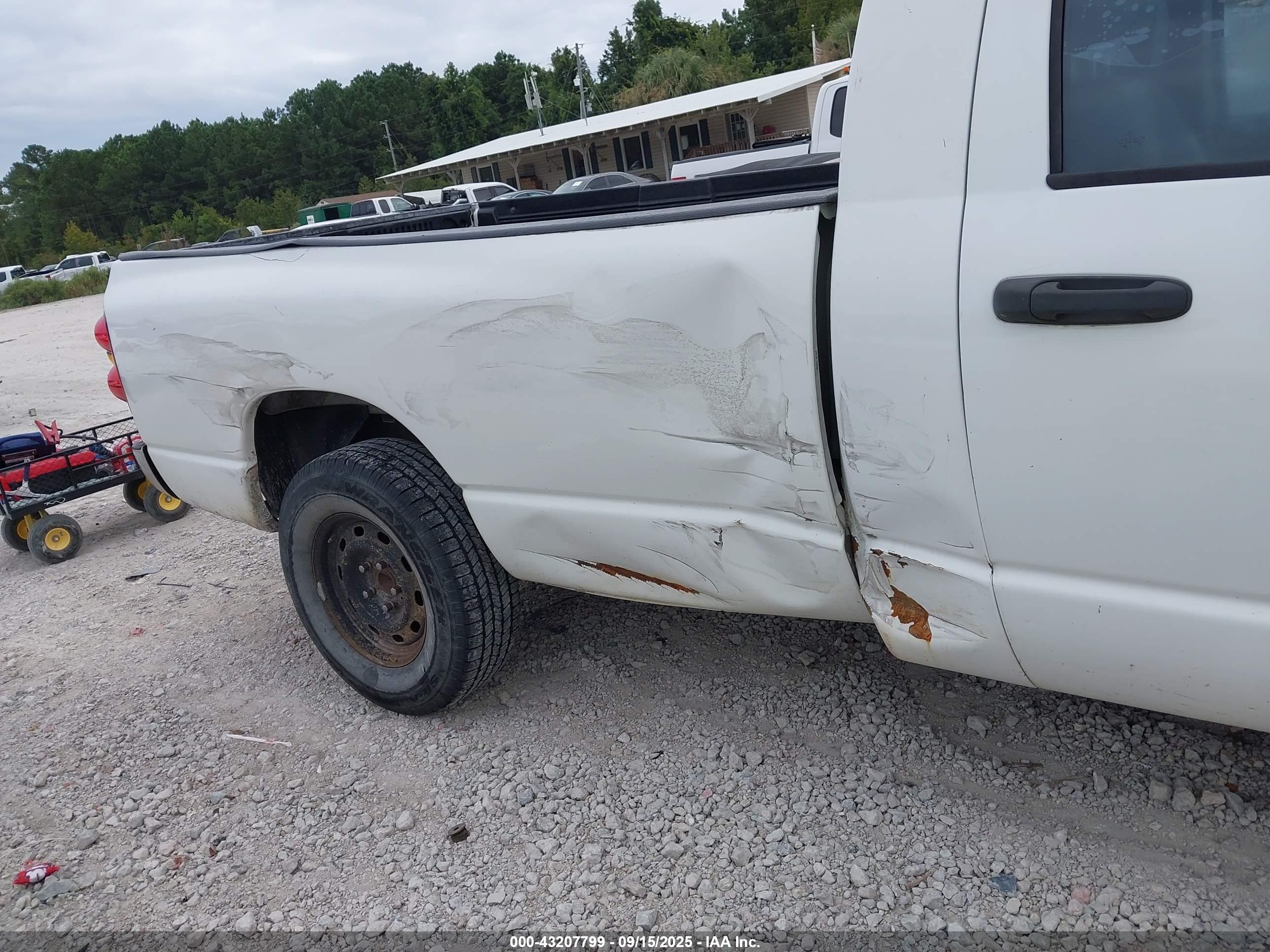 DODGE RAM image 6