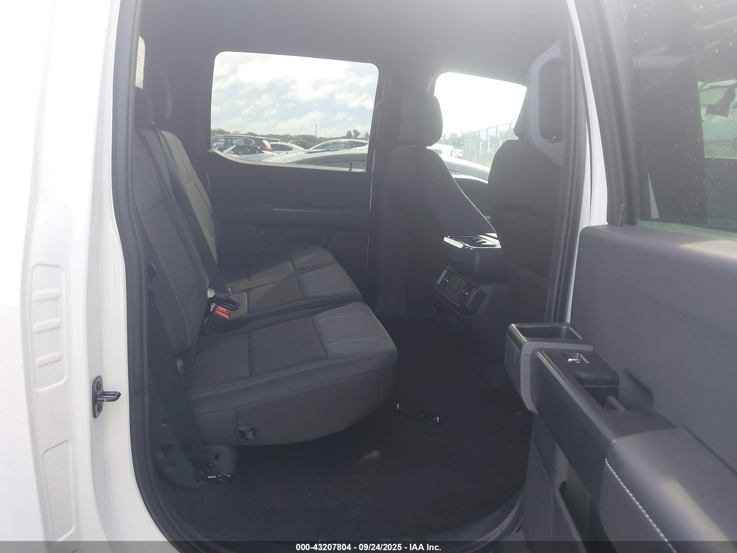 FORD F-150 image 8