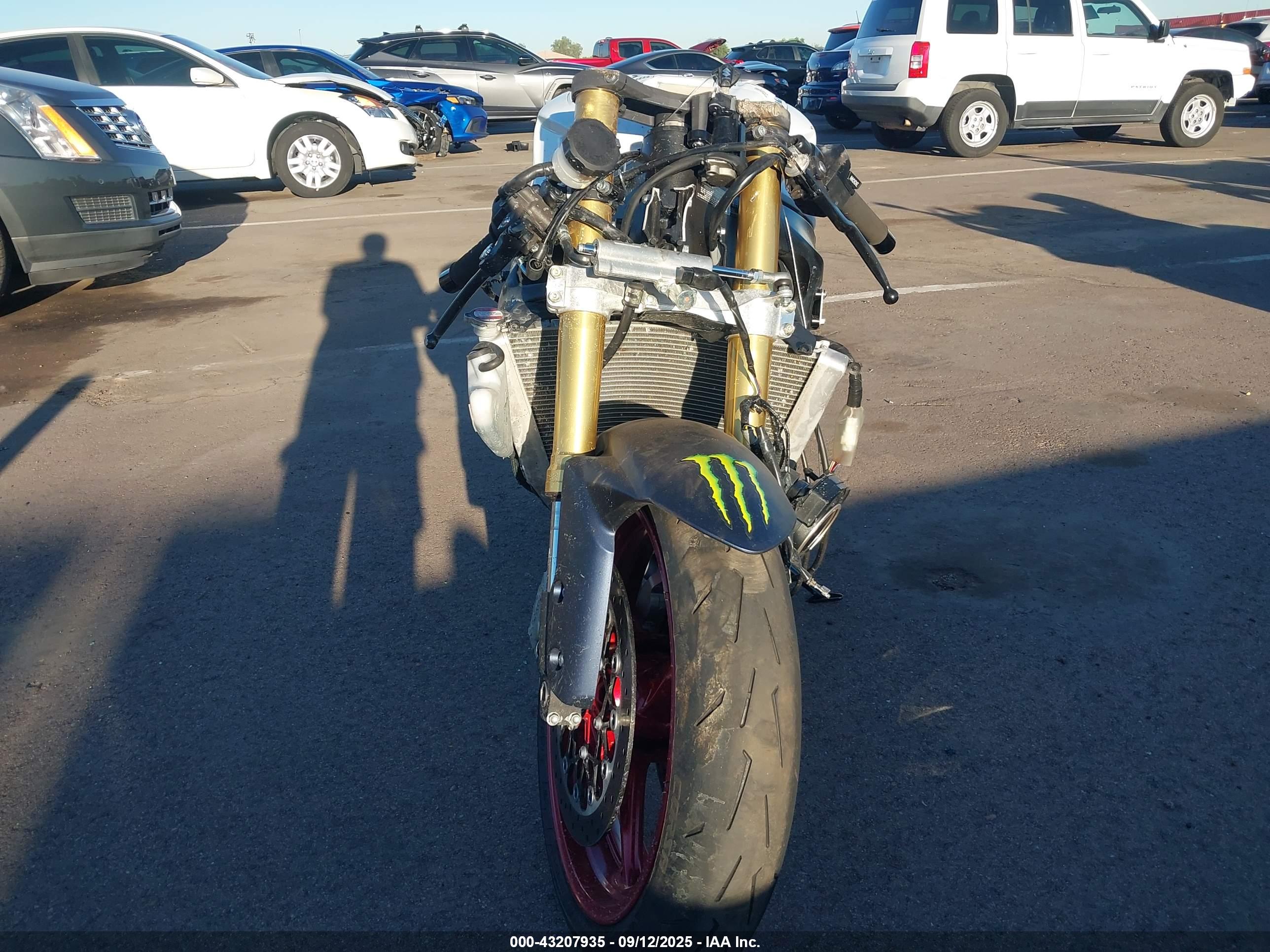 SUZUKI GSX-R750 image 5