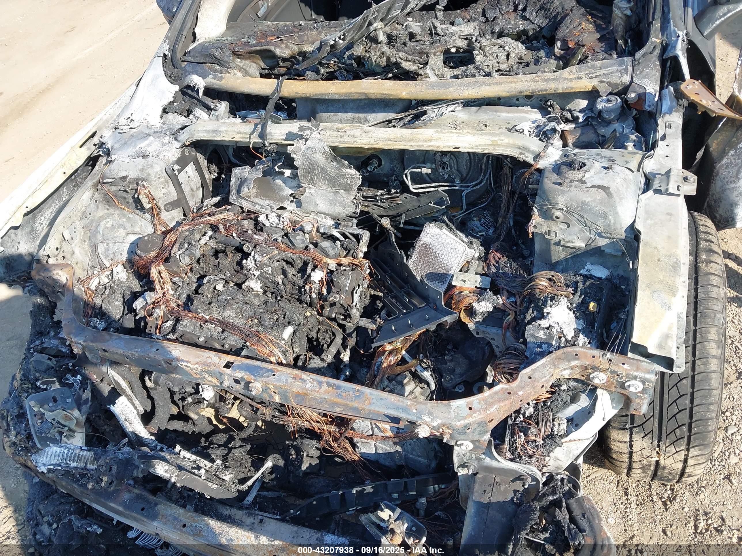 FORD FUSION image 10