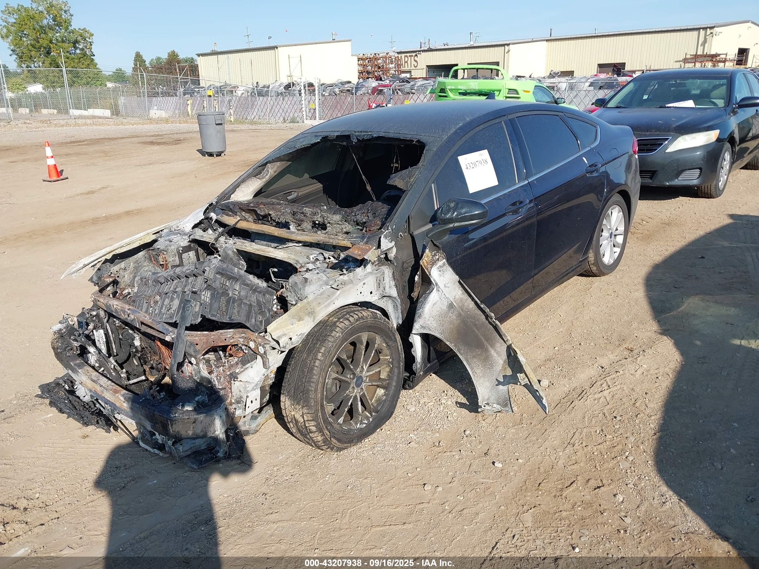 FORD FUSION image 2
