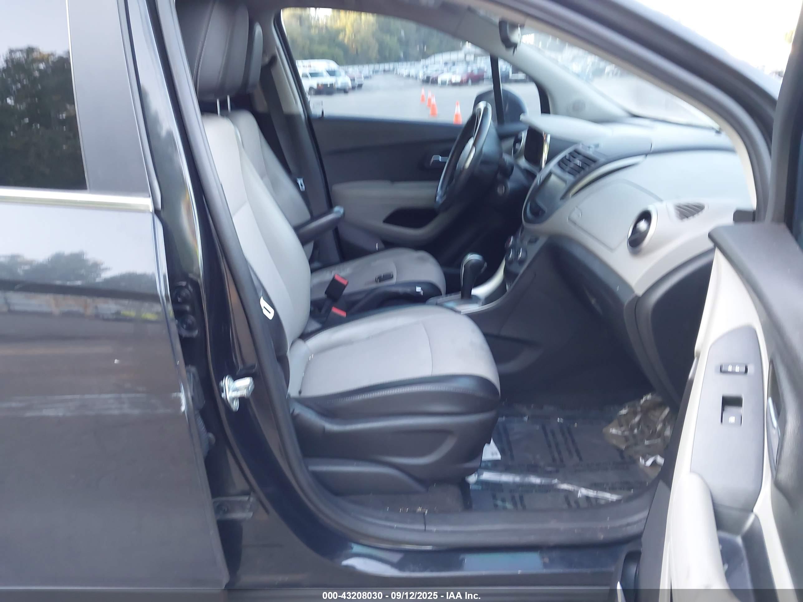 CHEVROLET TRAX image 5
