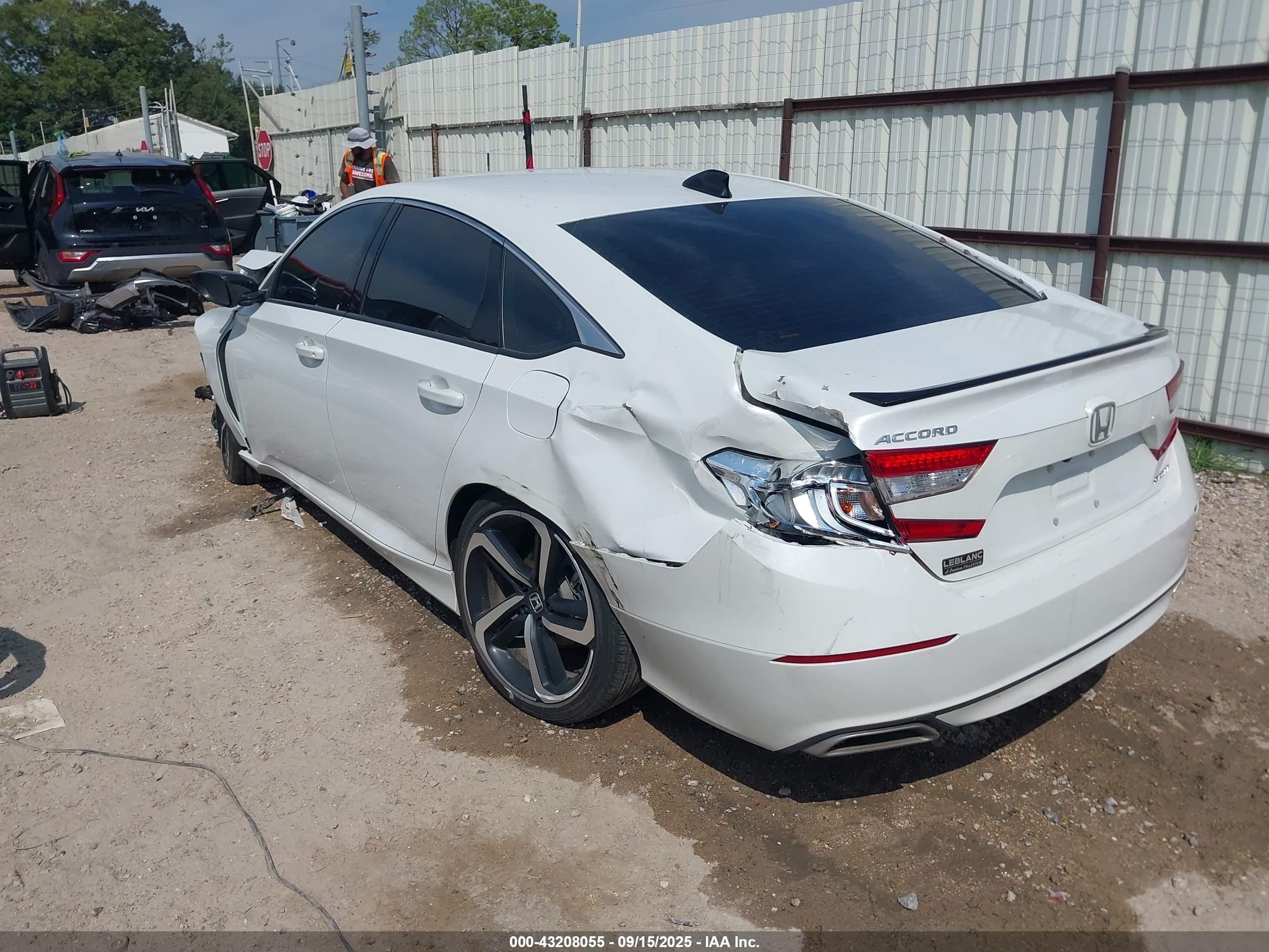 HONDA ACCORD image 3