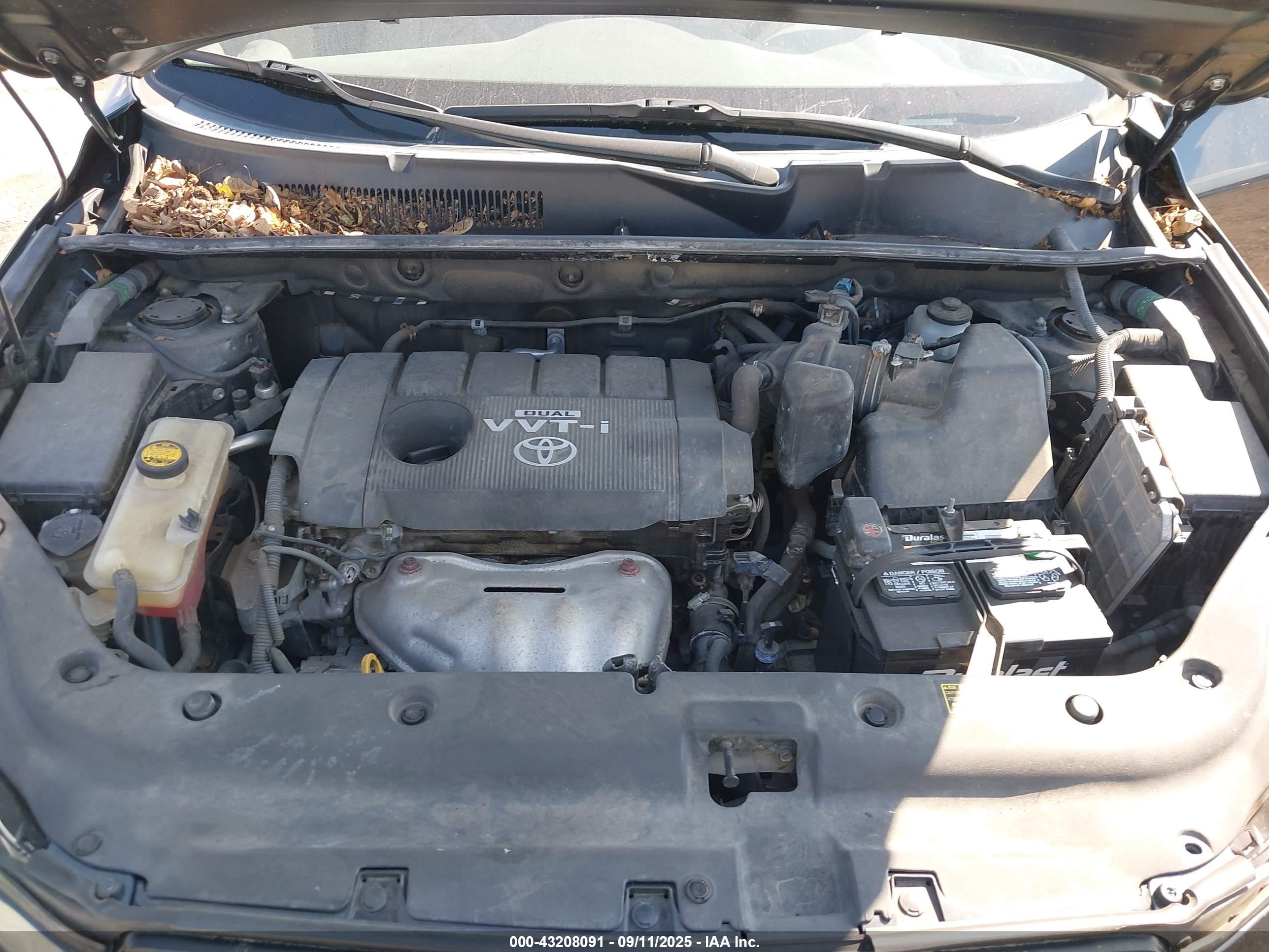 TOYOTA RAV4 image 10