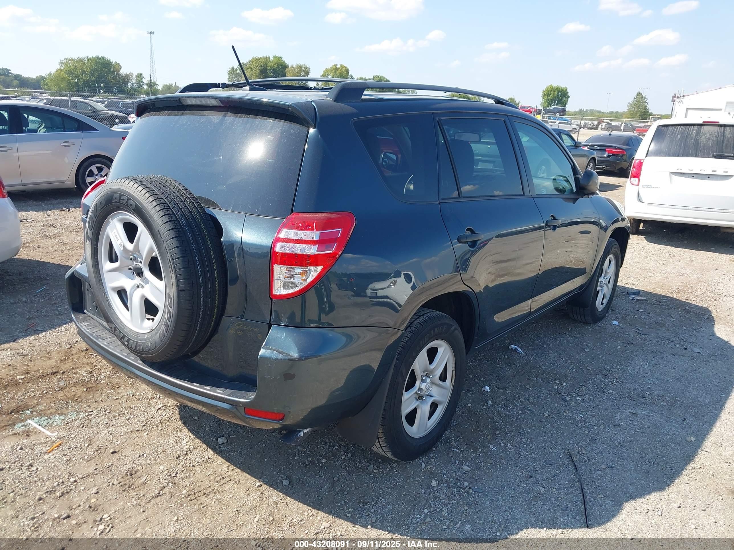 TOYOTA RAV4 image 4