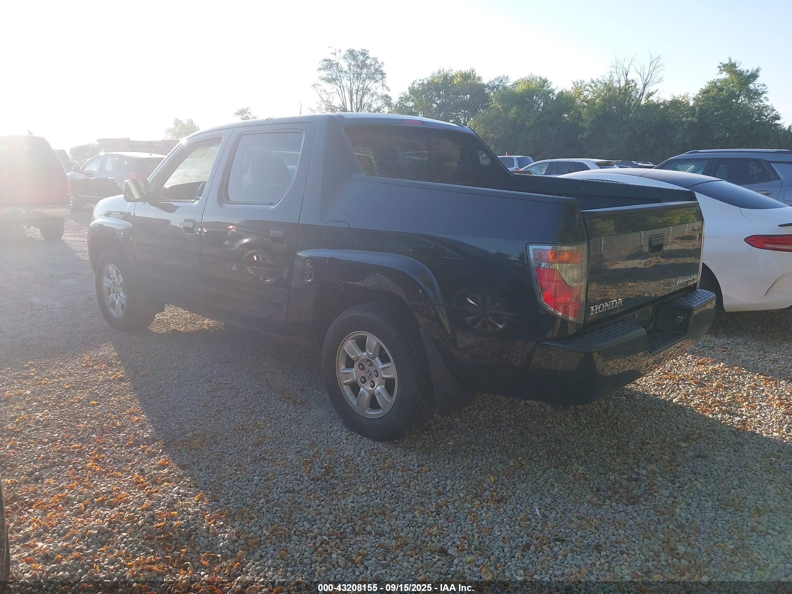 HONDA RIDGELINE image 3