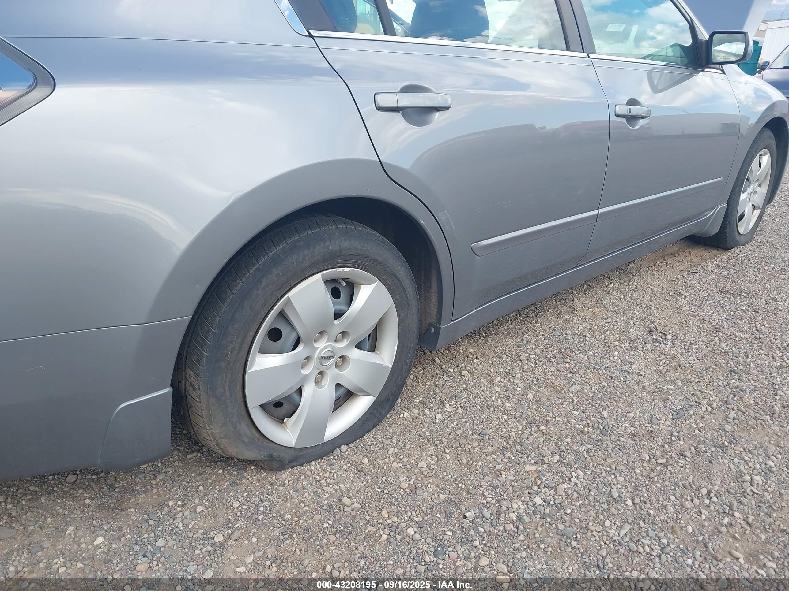 NISSAN ALTIMA image 6