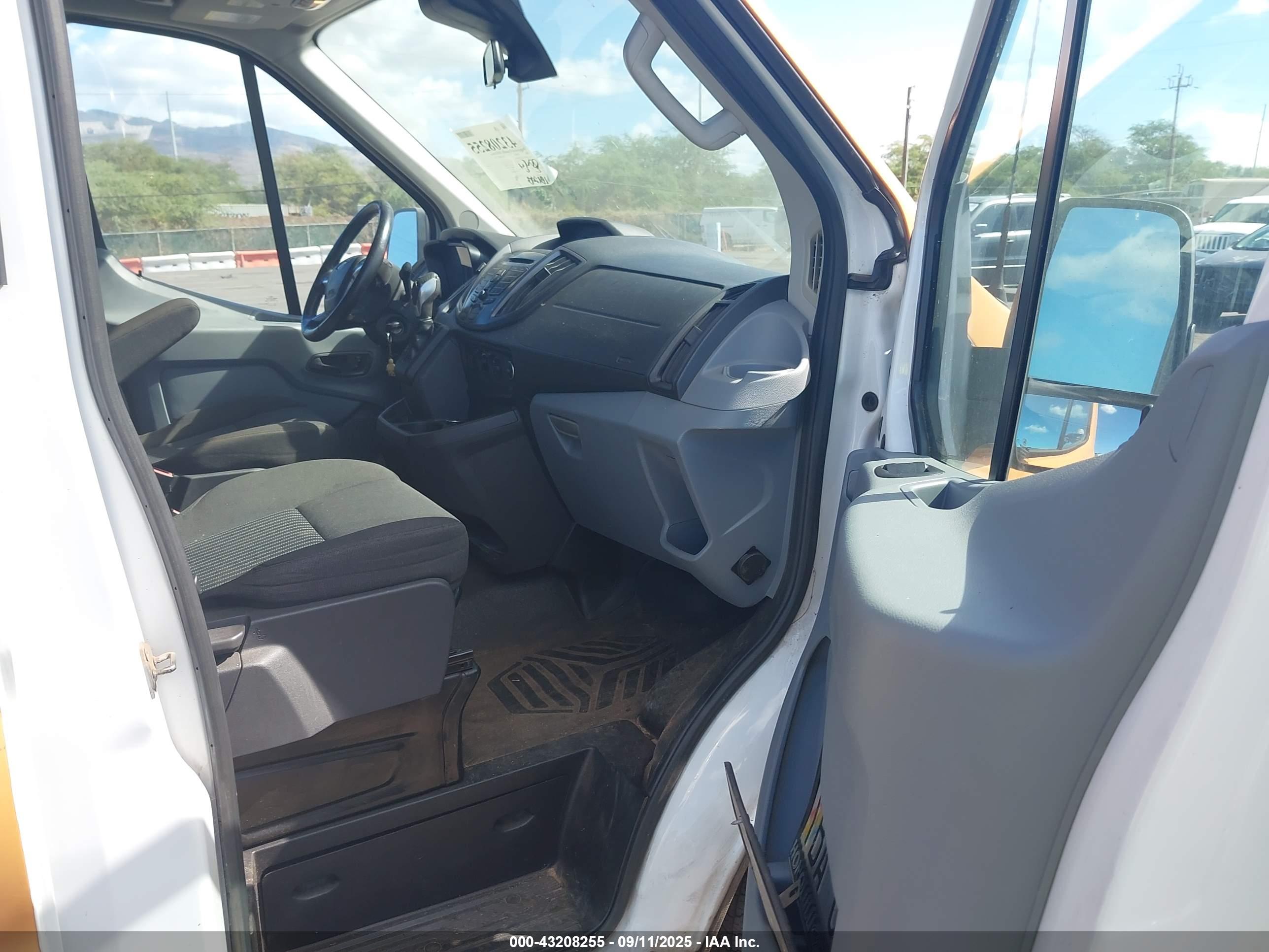FORD TRANSIT-350 image 5
