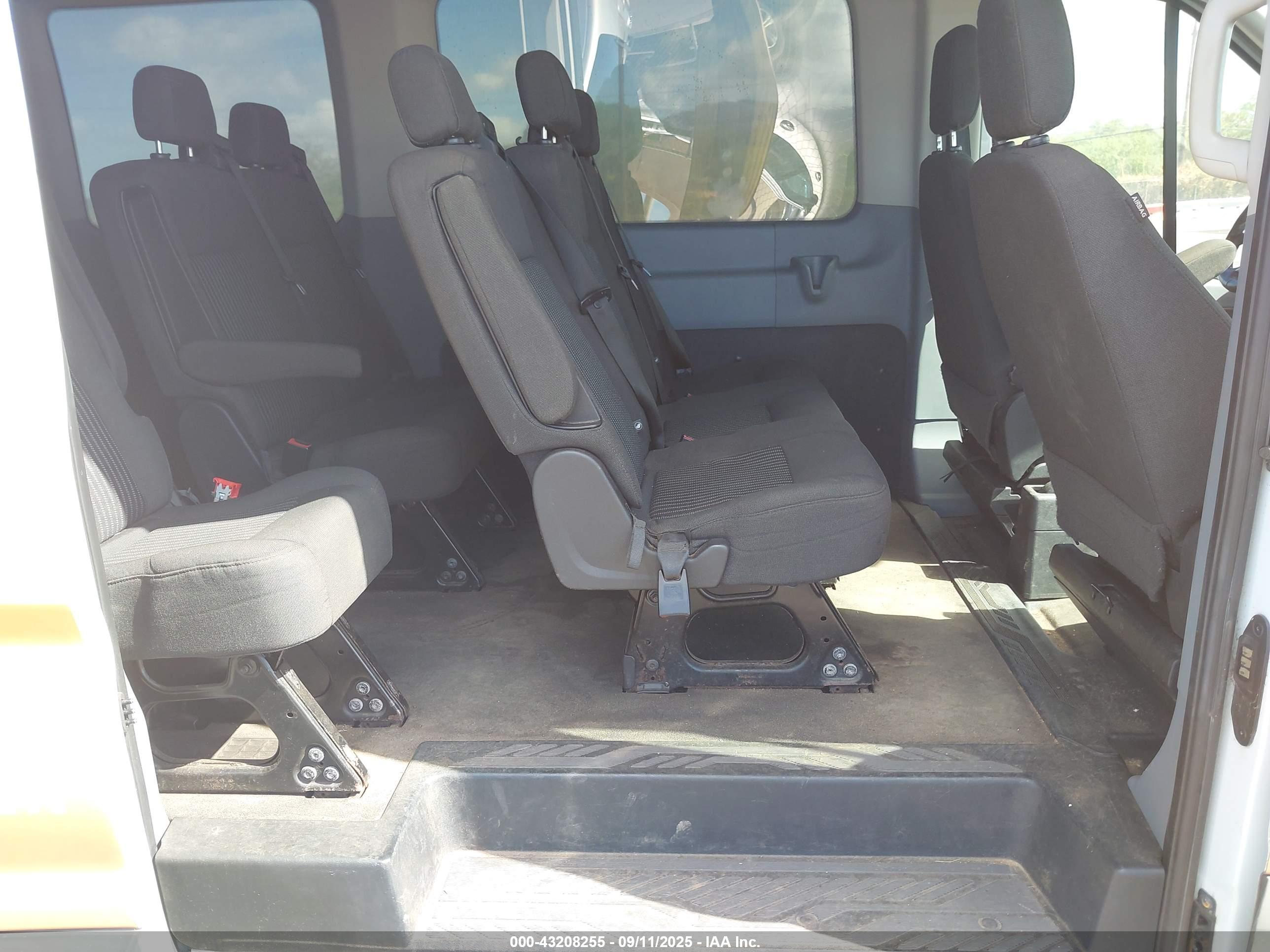 FORD TRANSIT-350 image 8