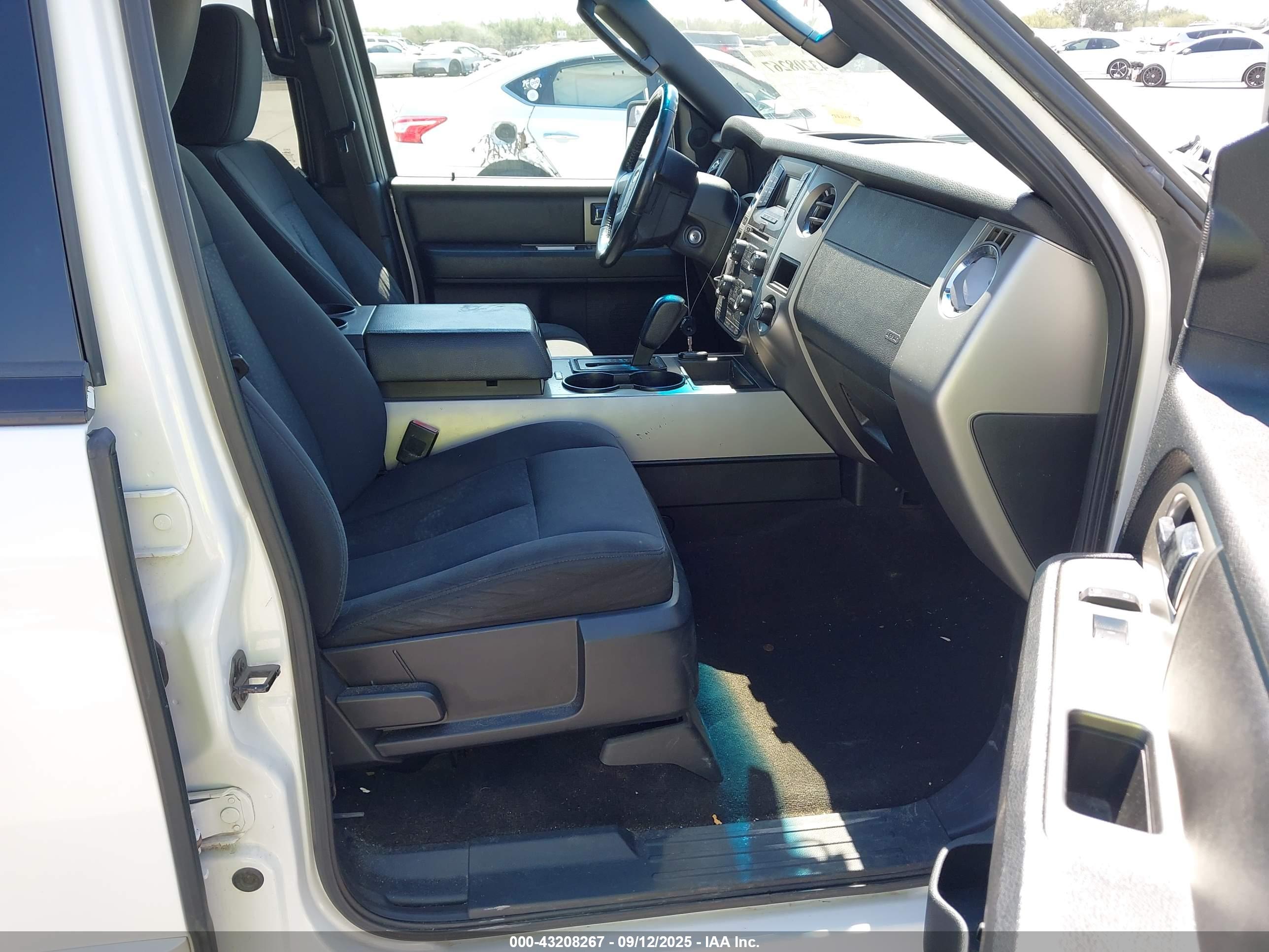 FORD EXPEDITION image 5