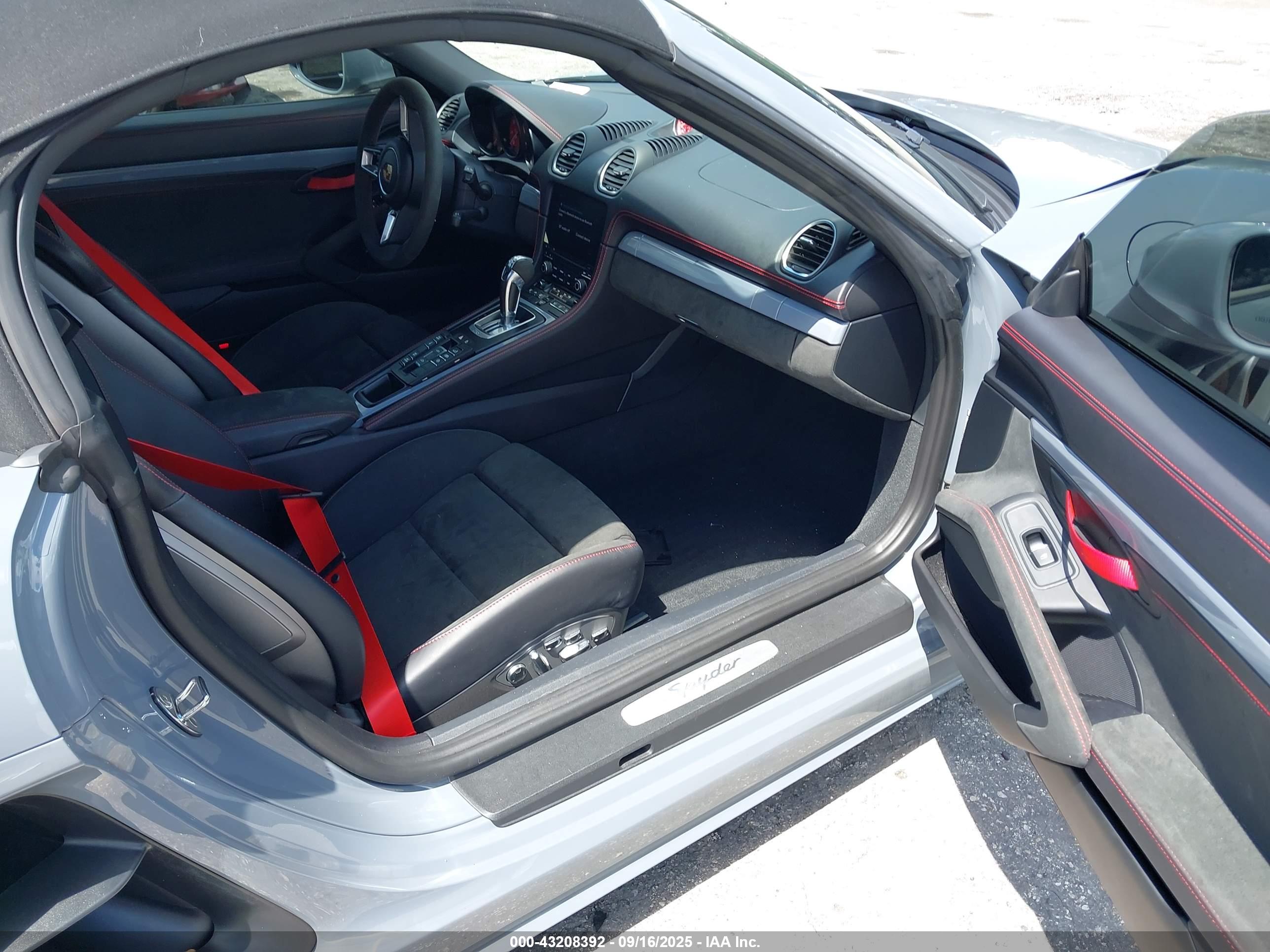 PORSCHE 718 image 5