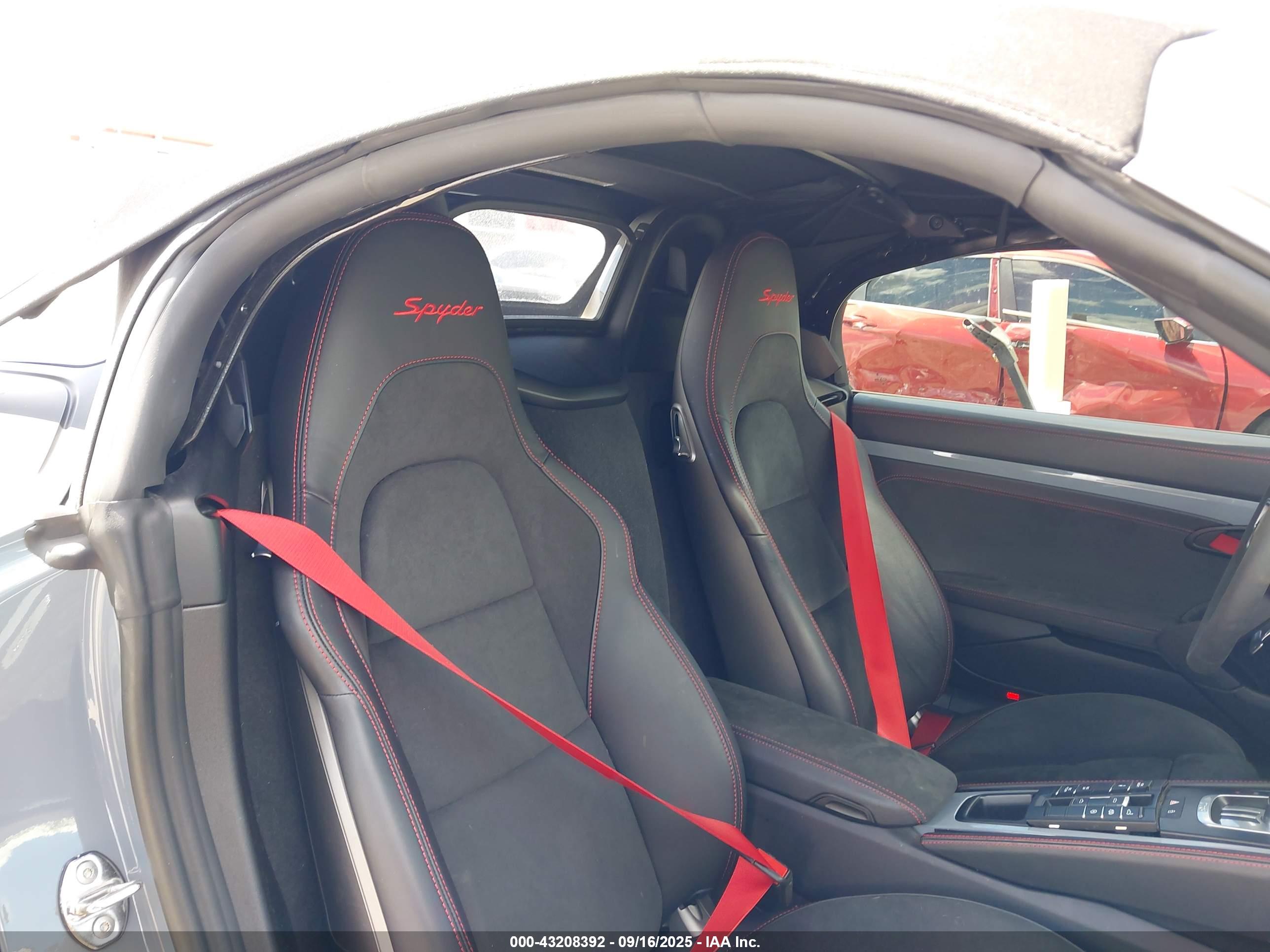 PORSCHE 718 image 8