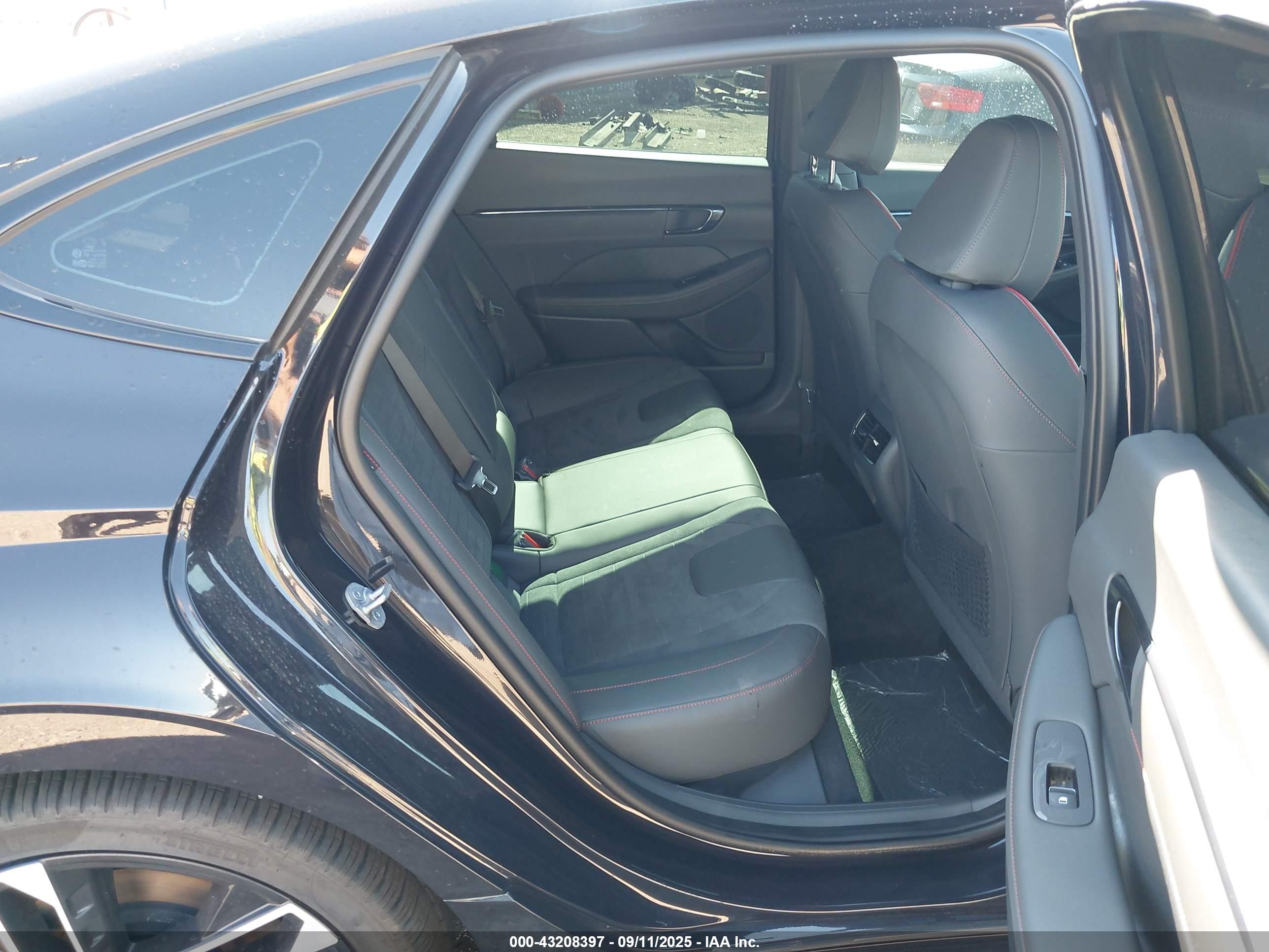 HYUNDAI SONATA image 8
