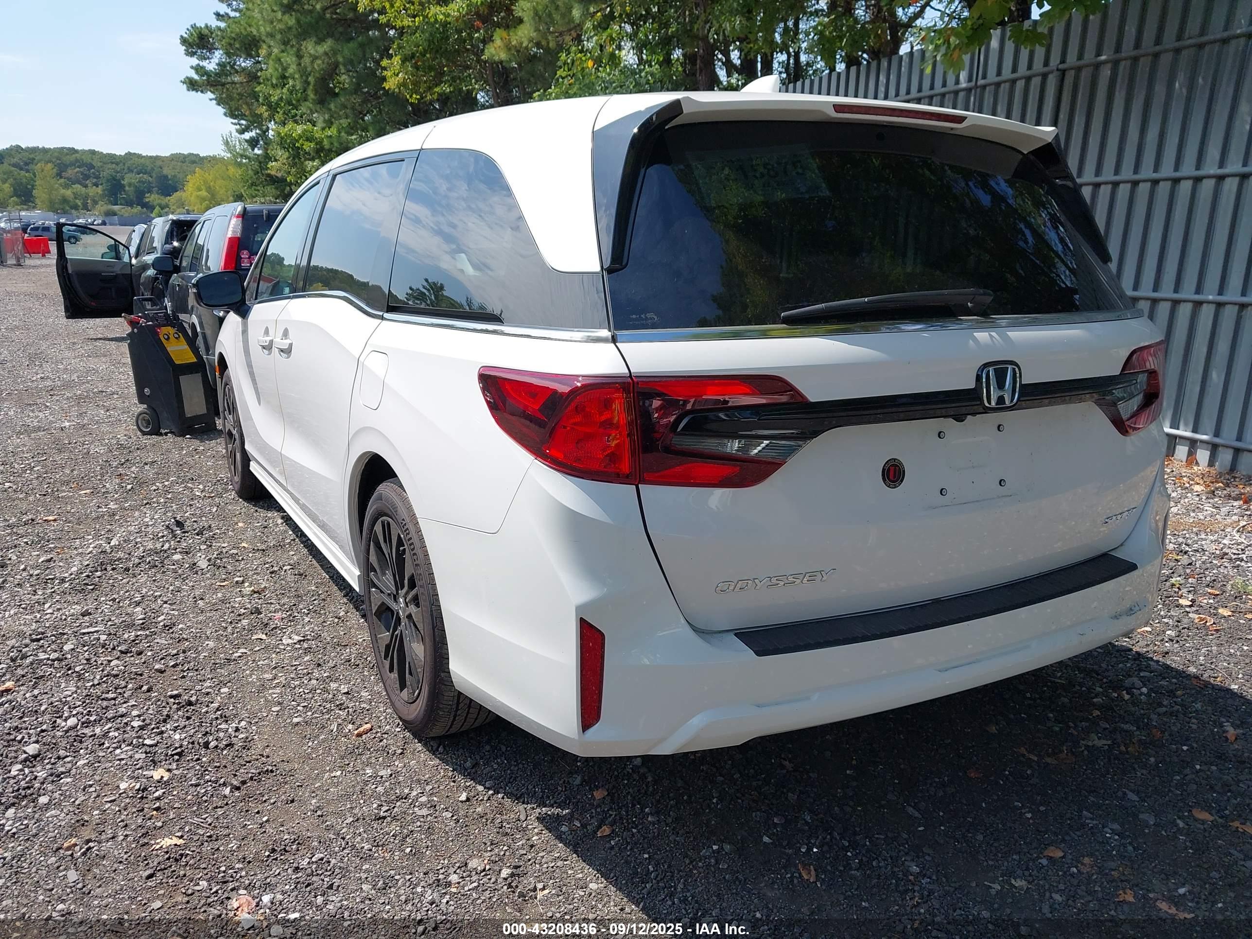 HONDA ODYSSEY image 3