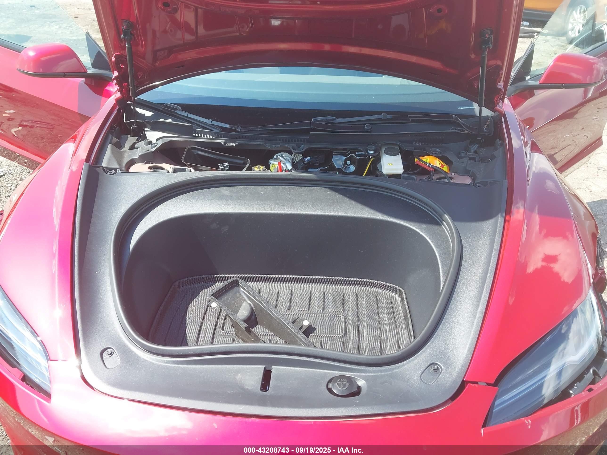 TESLA MODEL image 10