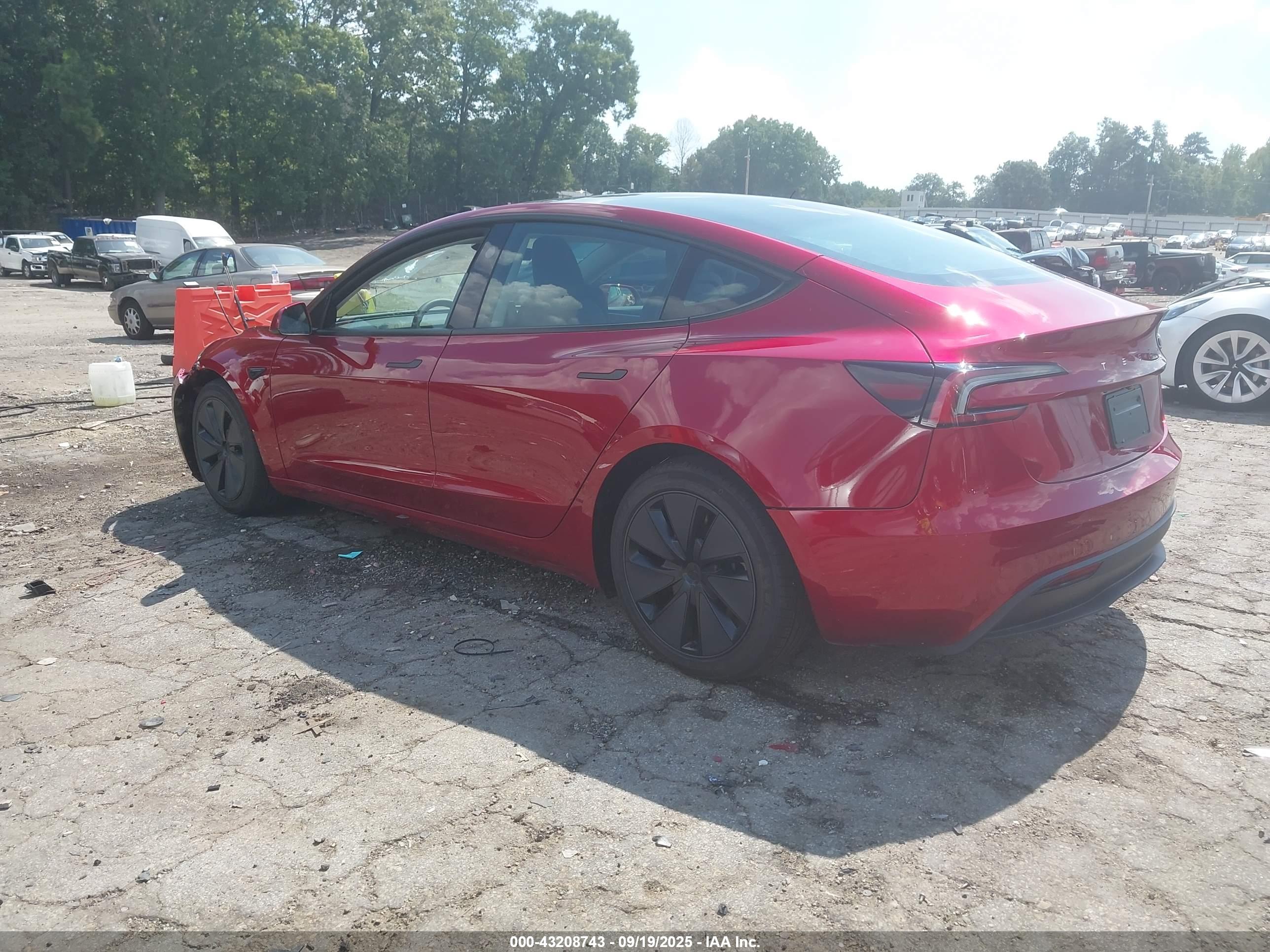 TESLA MODEL image 3