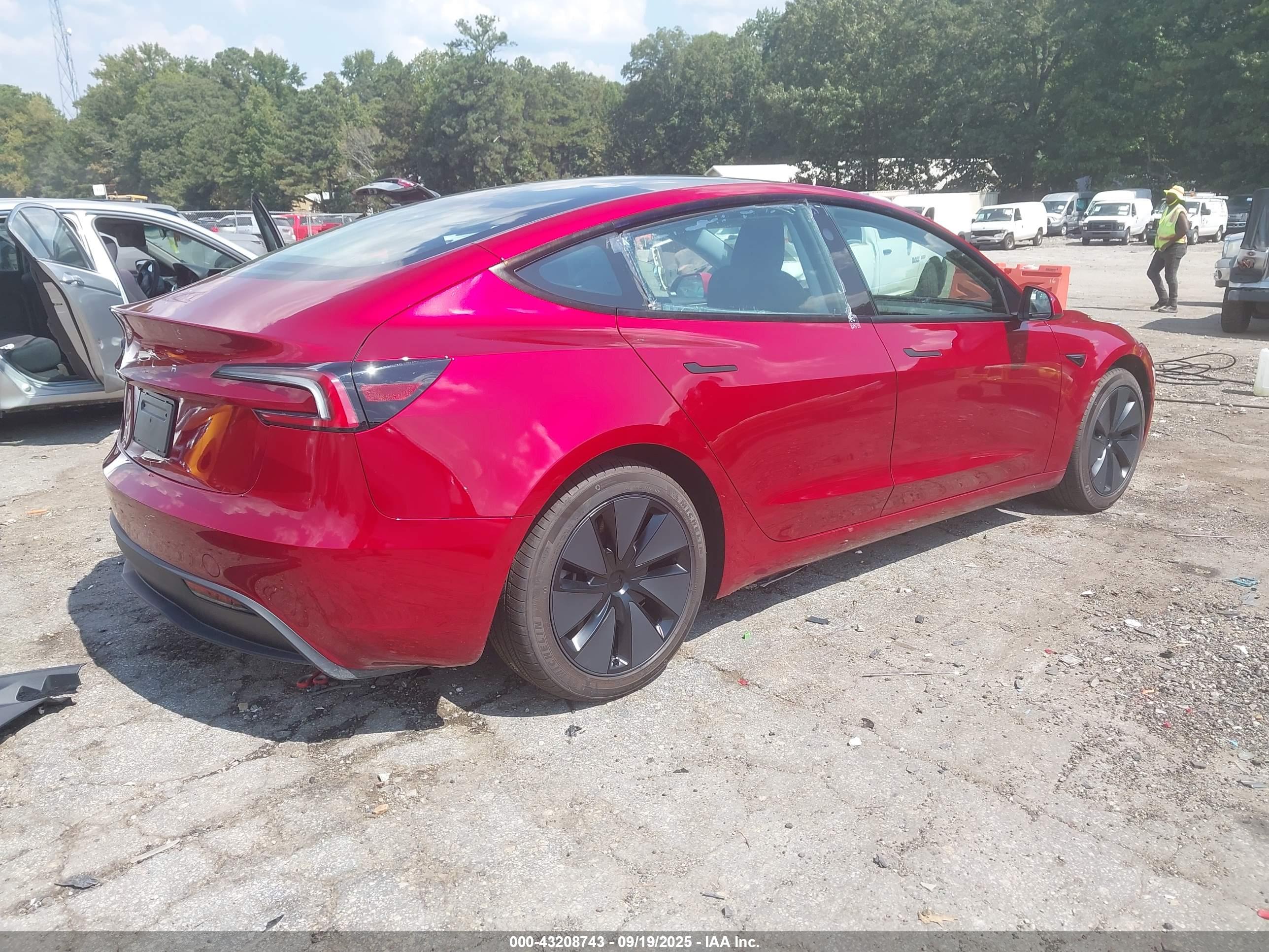 TESLA MODEL image 4