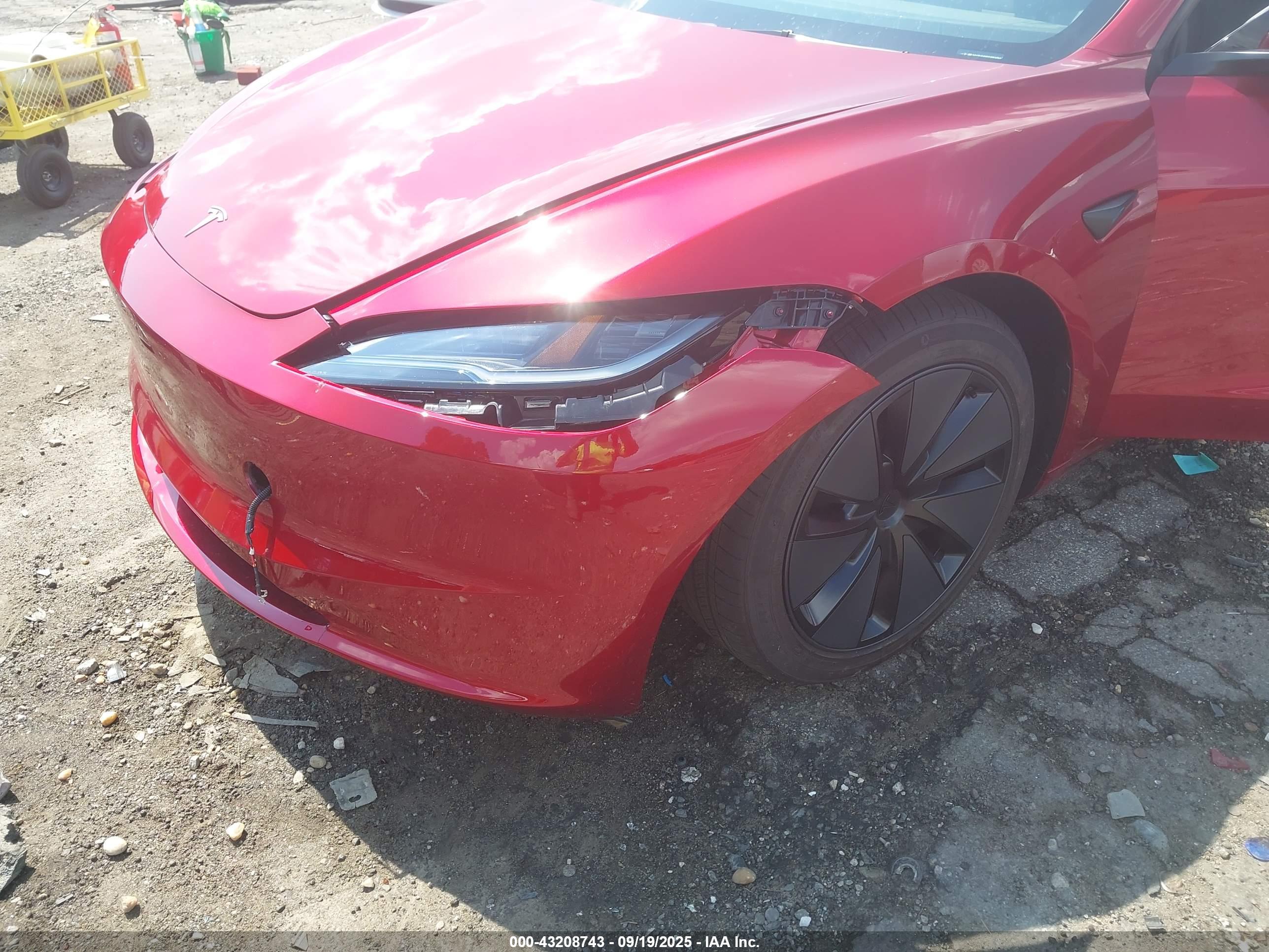 TESLA MODEL image 6