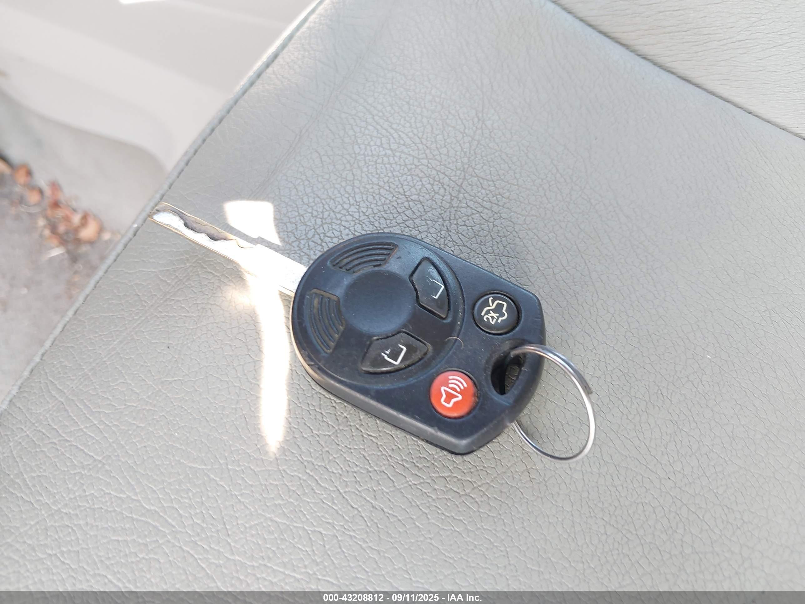 FORD ESCAPE image 11