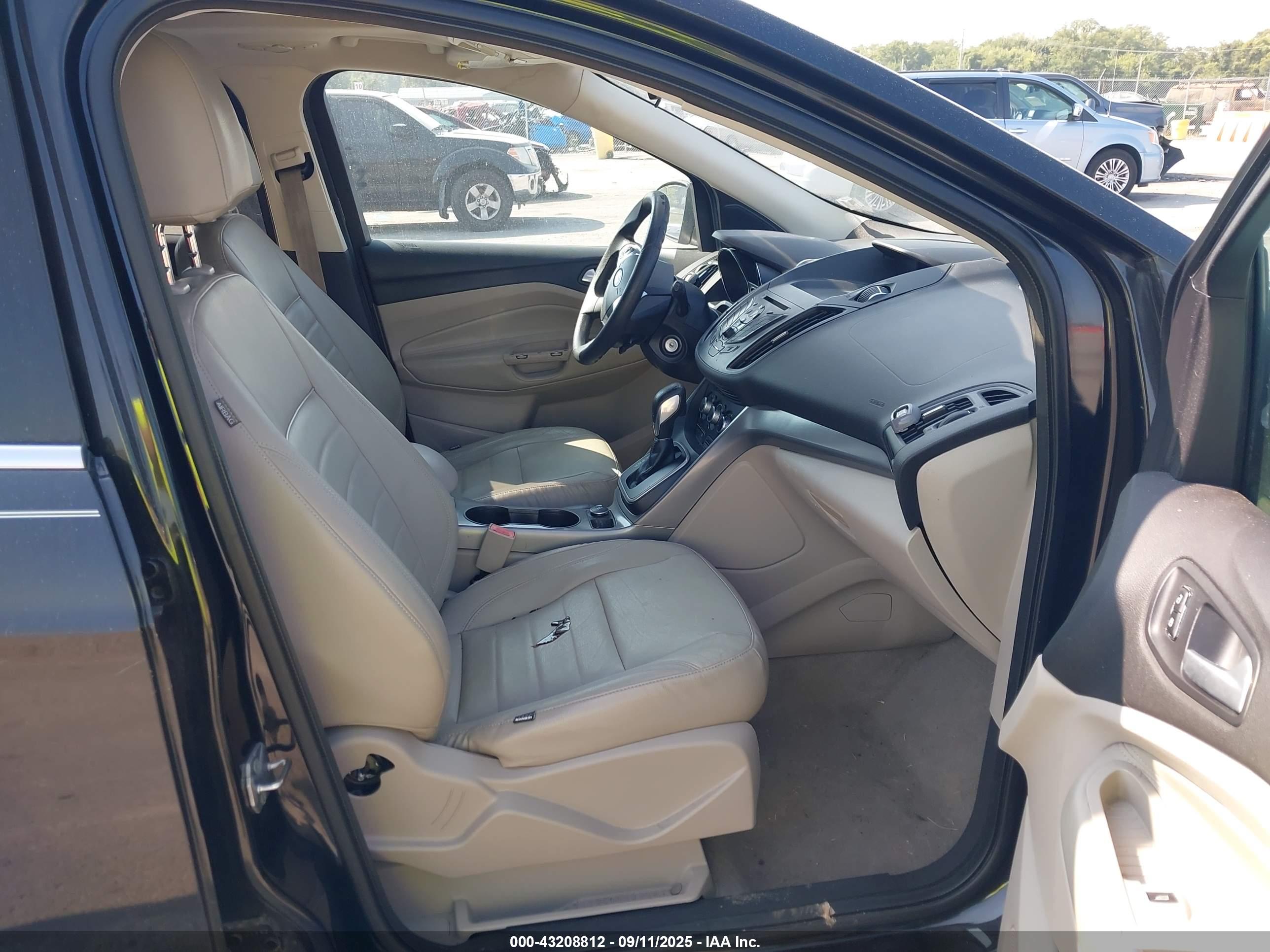 FORD ESCAPE image 5