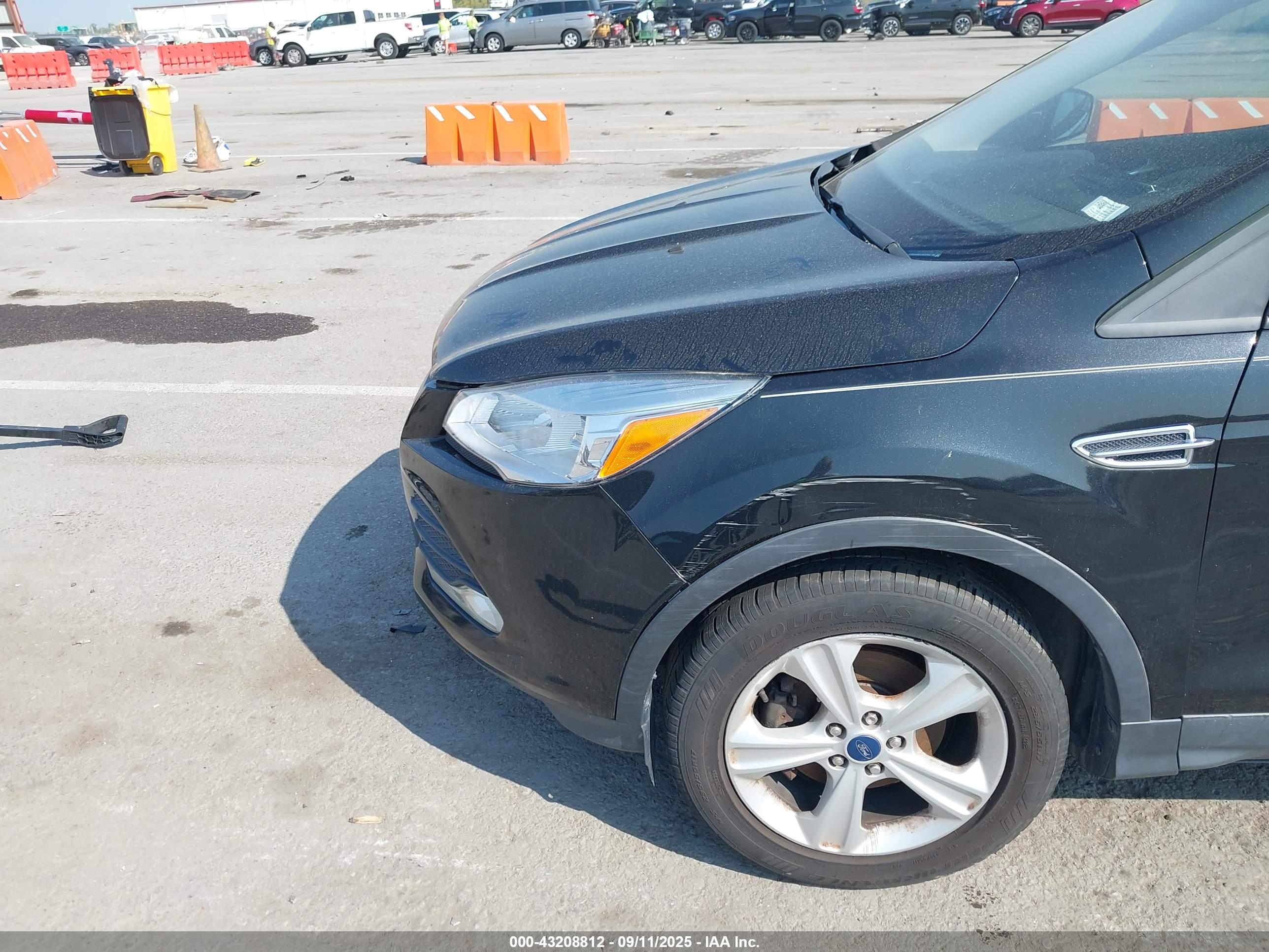 FORD ESCAPE image 6