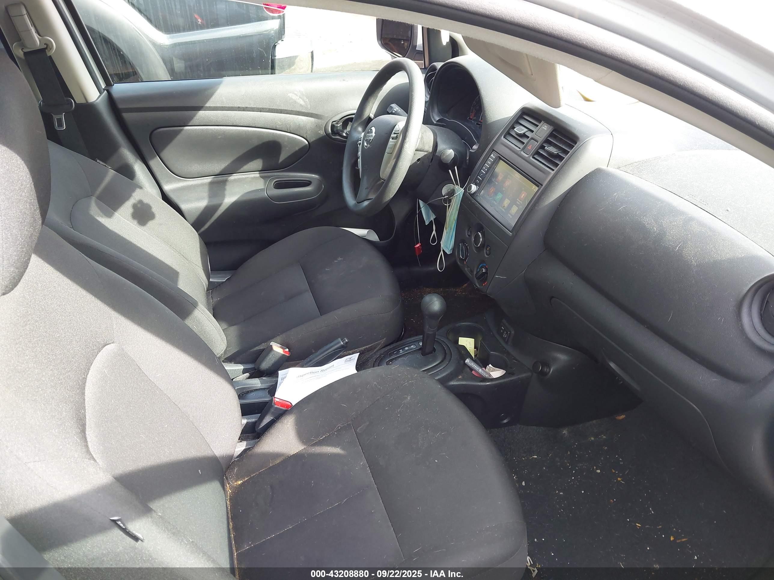 NISSAN VERSA image 5
