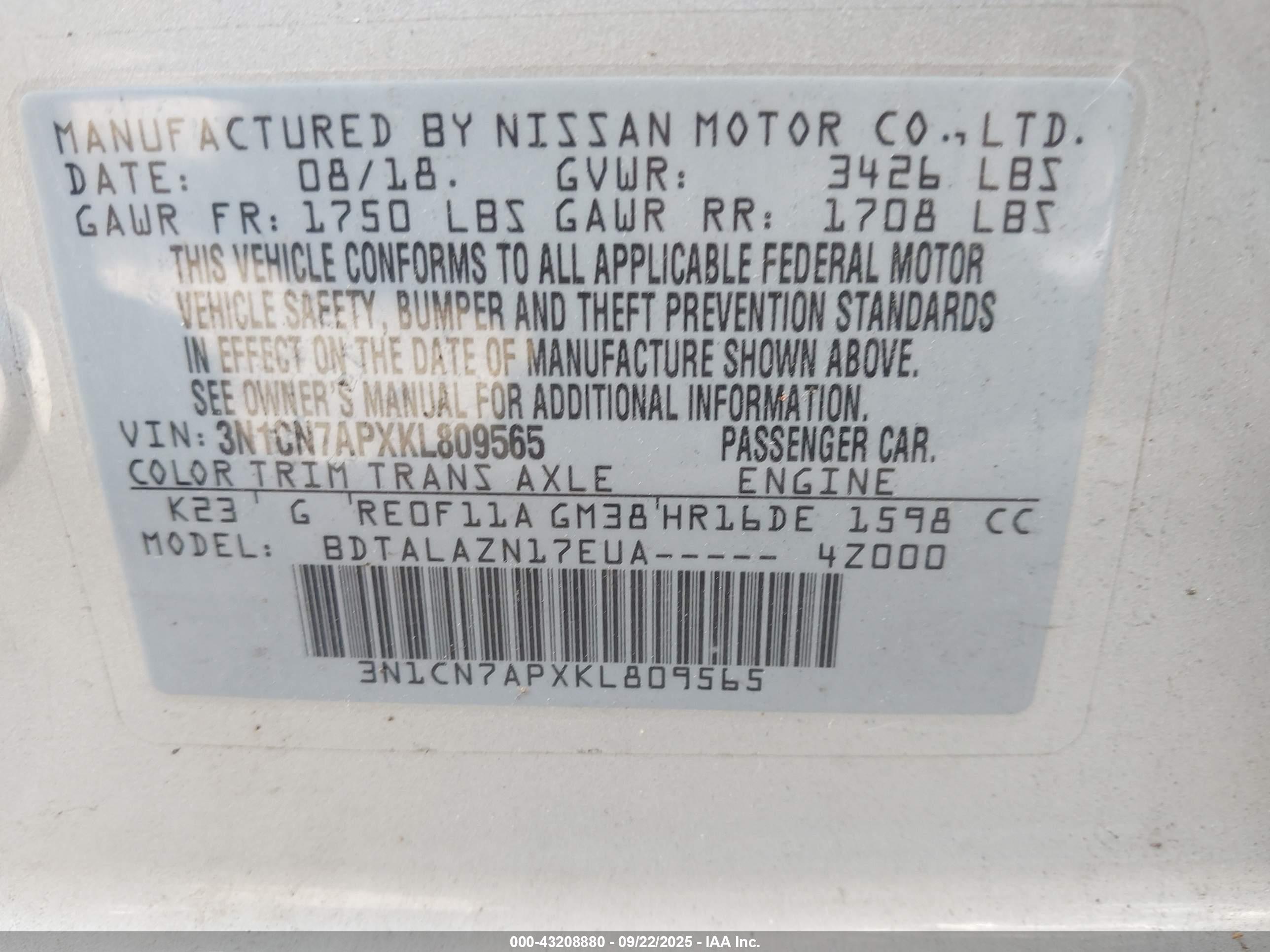 NISSAN VERSA image 9