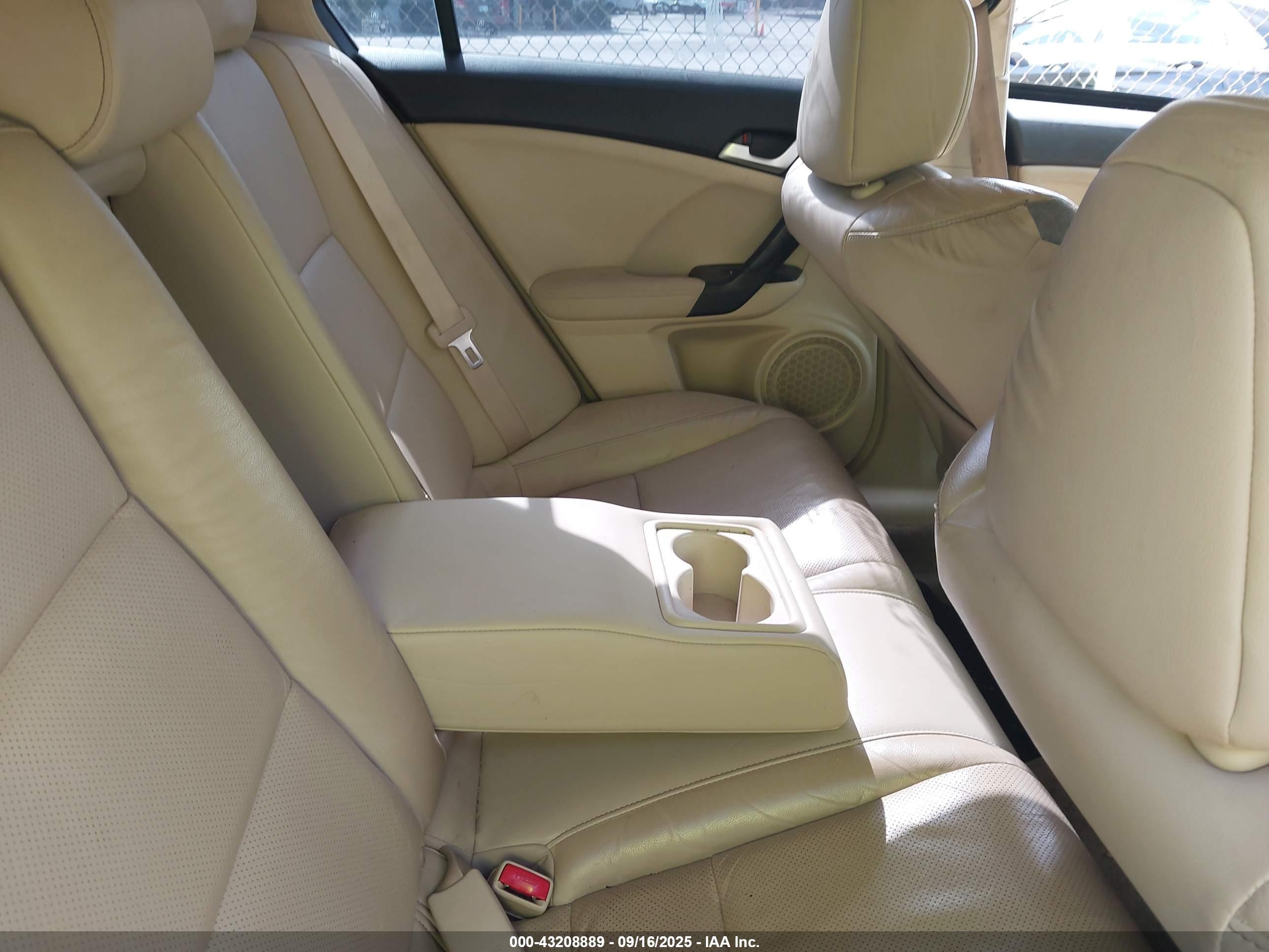 ACURA TSX image 8