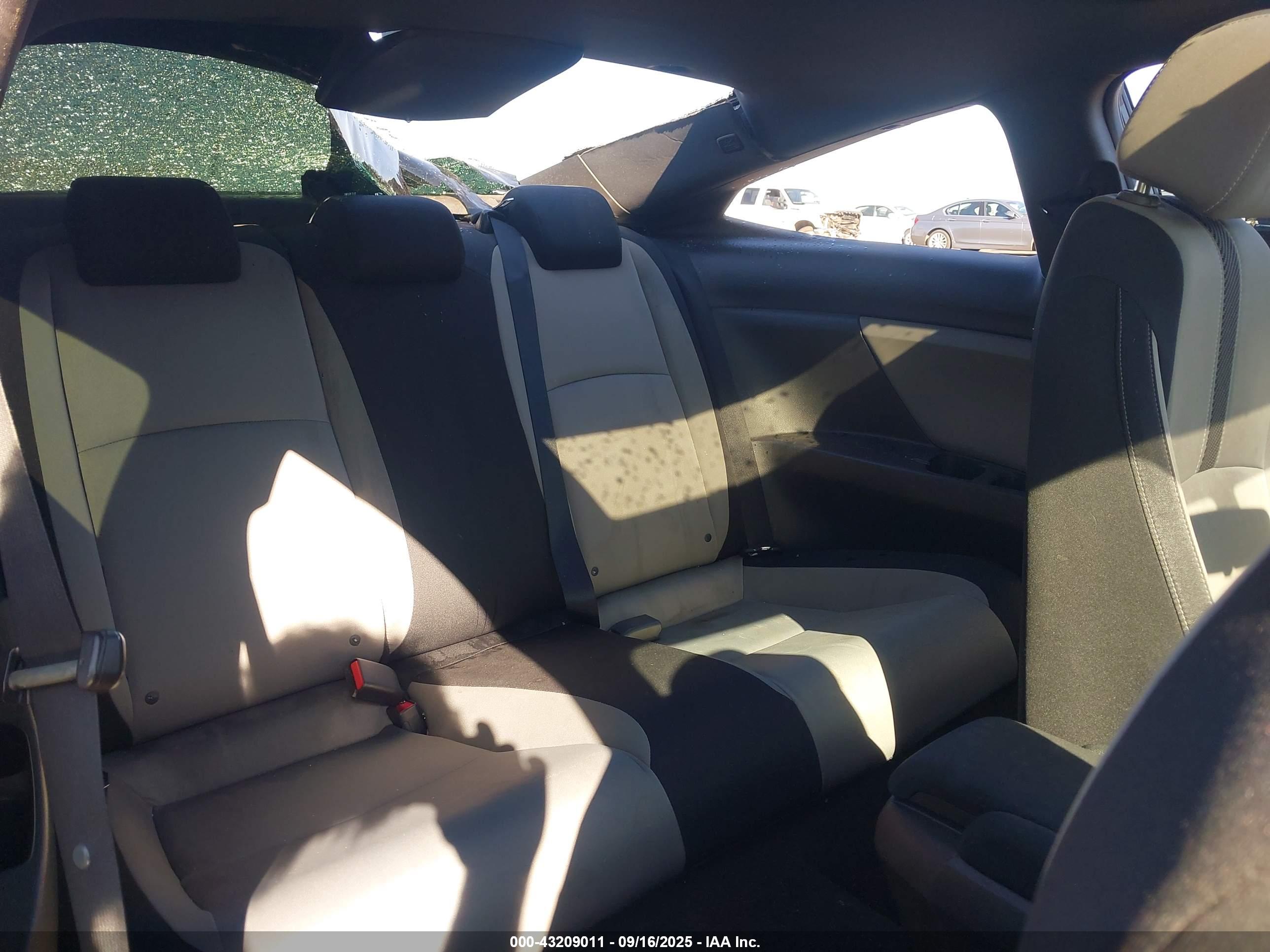 HONDA CIVIC image 8