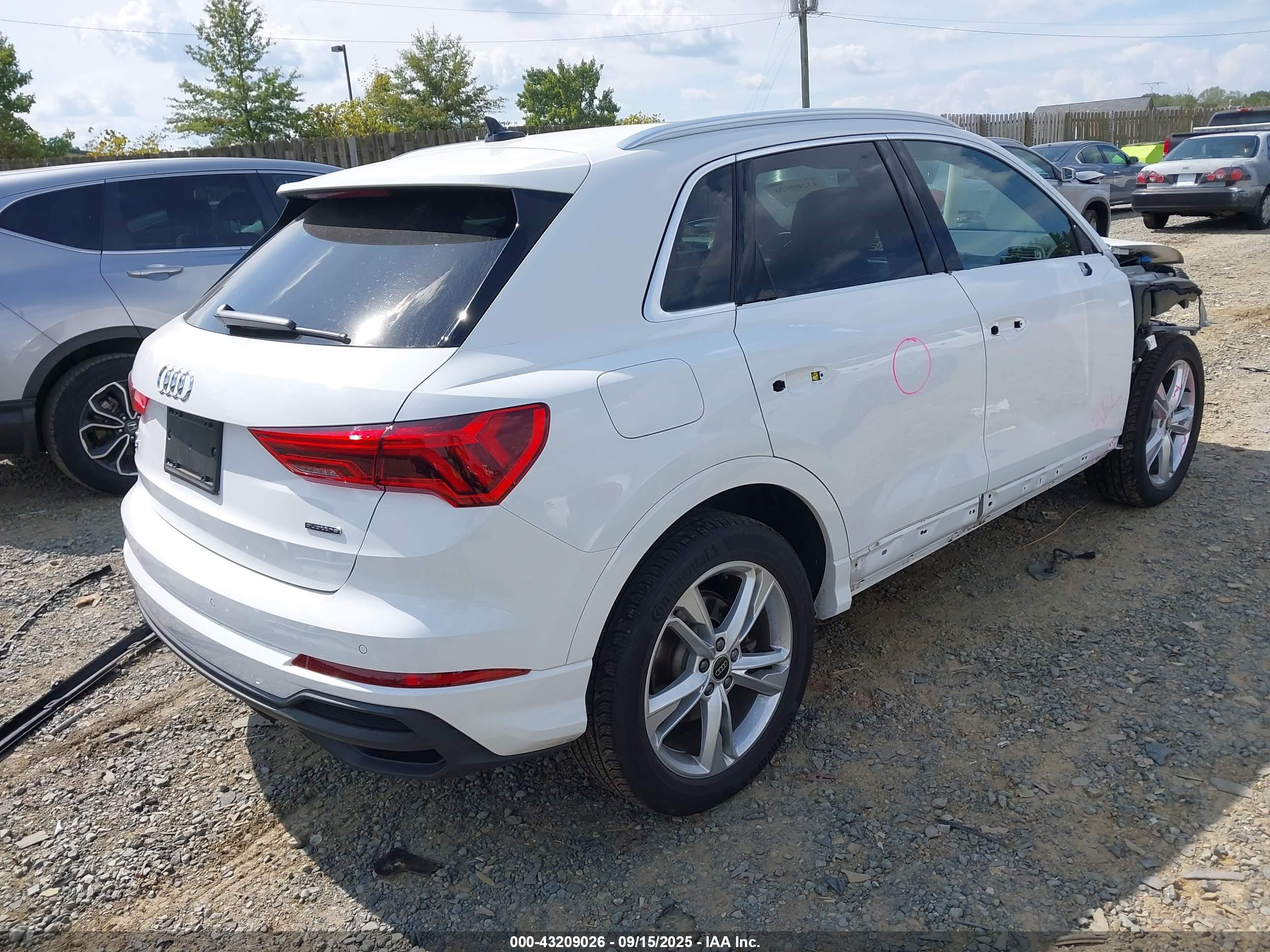 AUDI Q3 image 4