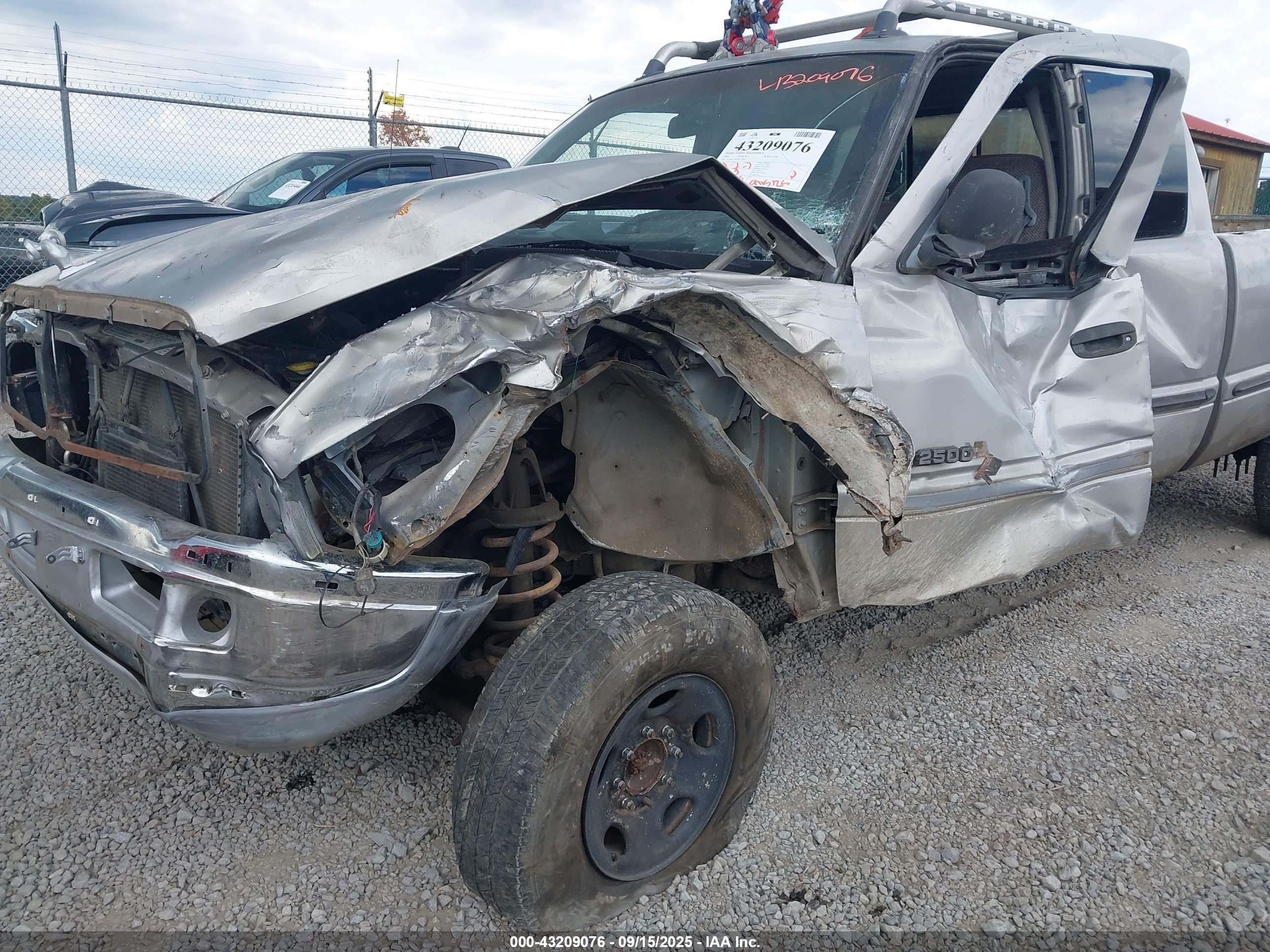 DODGE RAM image 6
