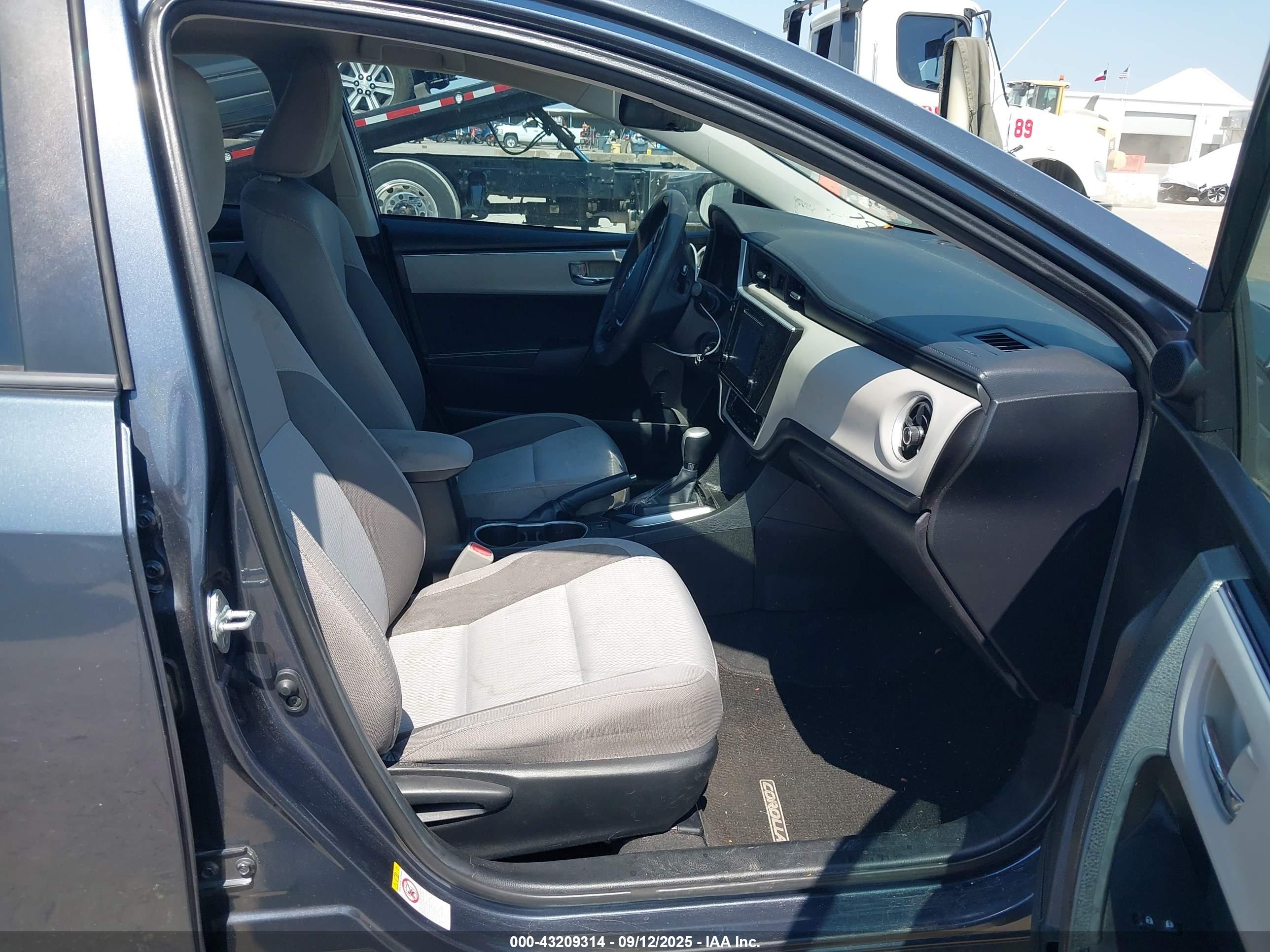 TOYOTA COROLLA image 5