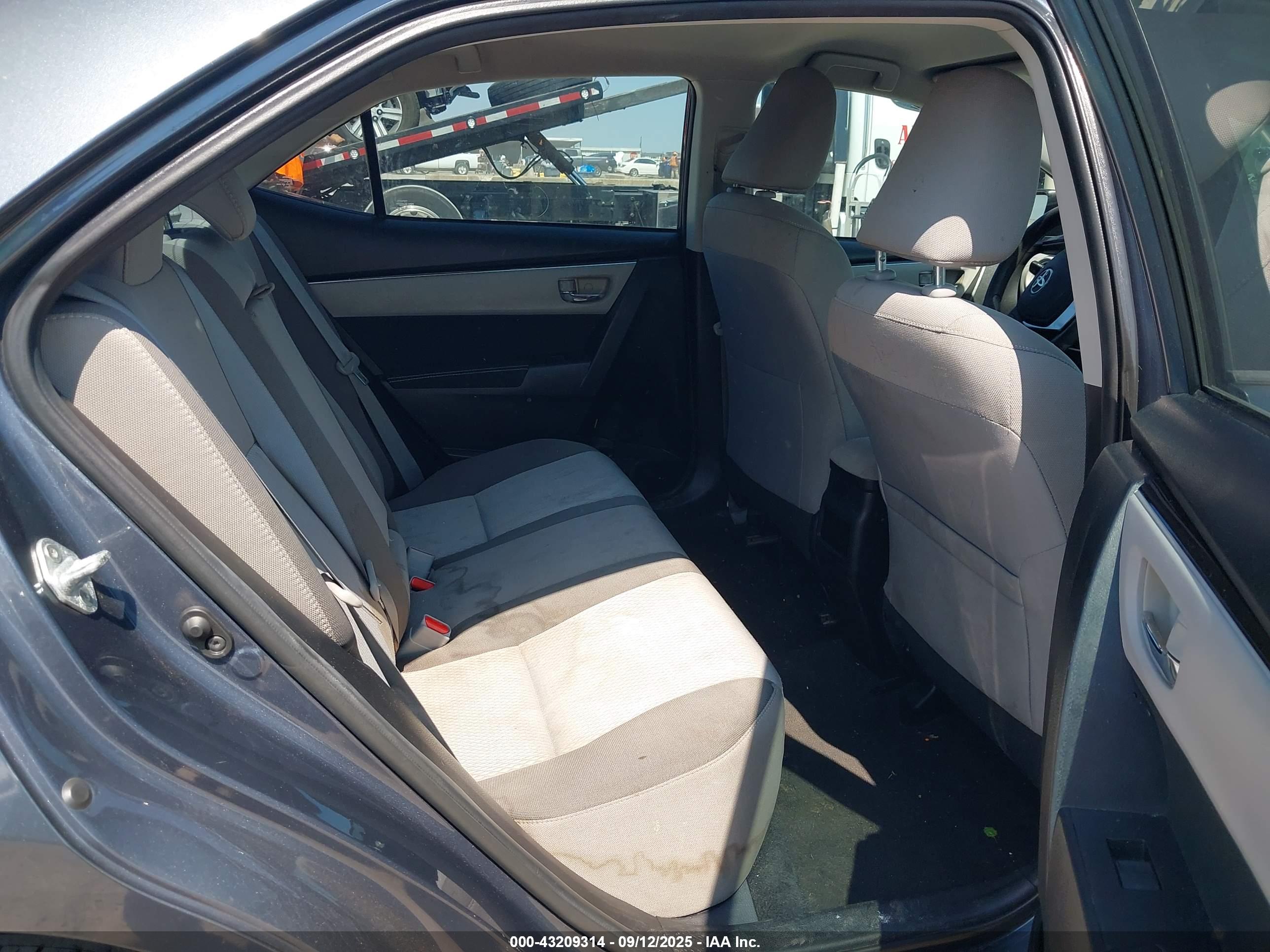 TOYOTA COROLLA image 8