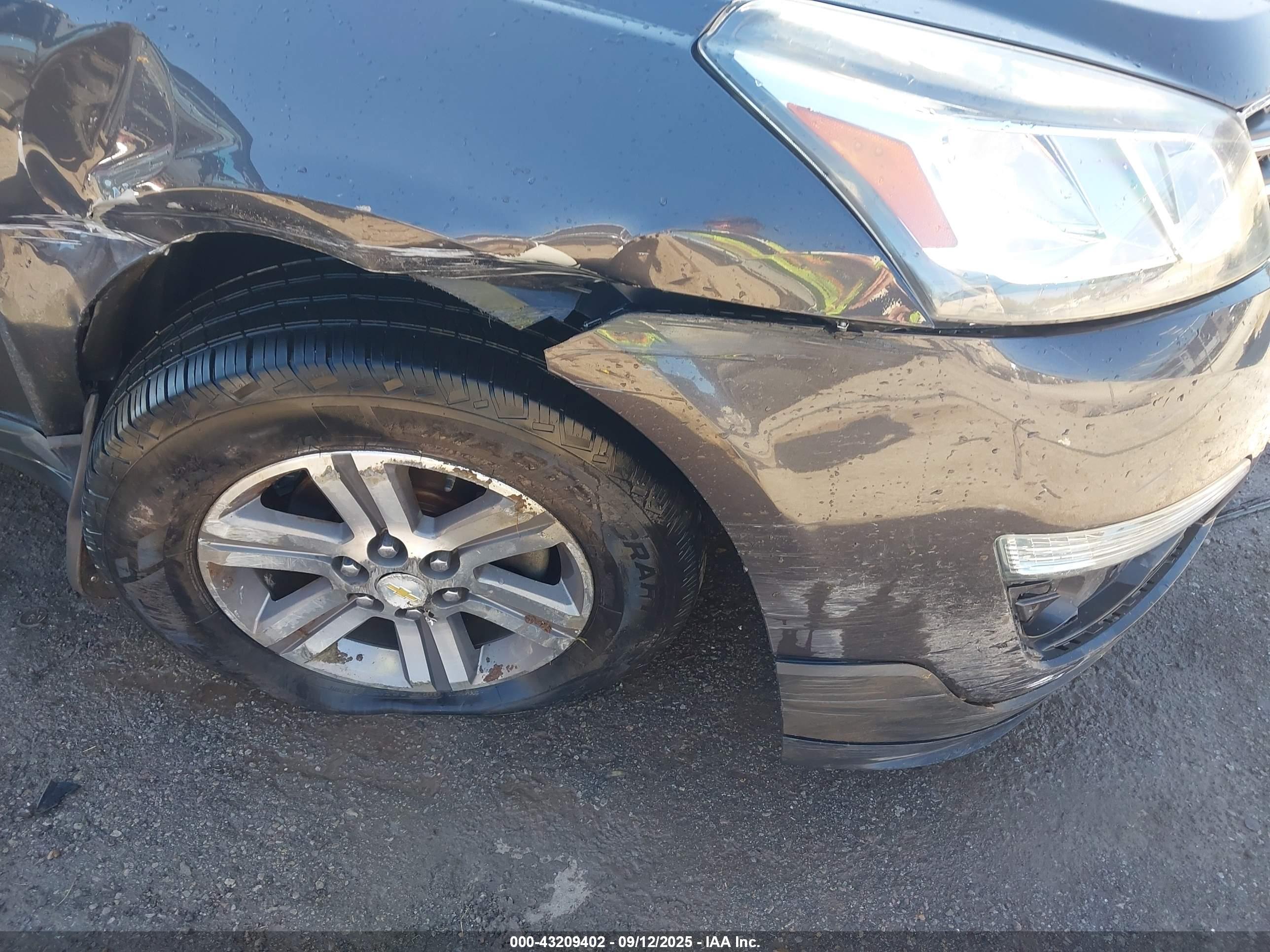 CHEVROLET TRAVERSE image 6