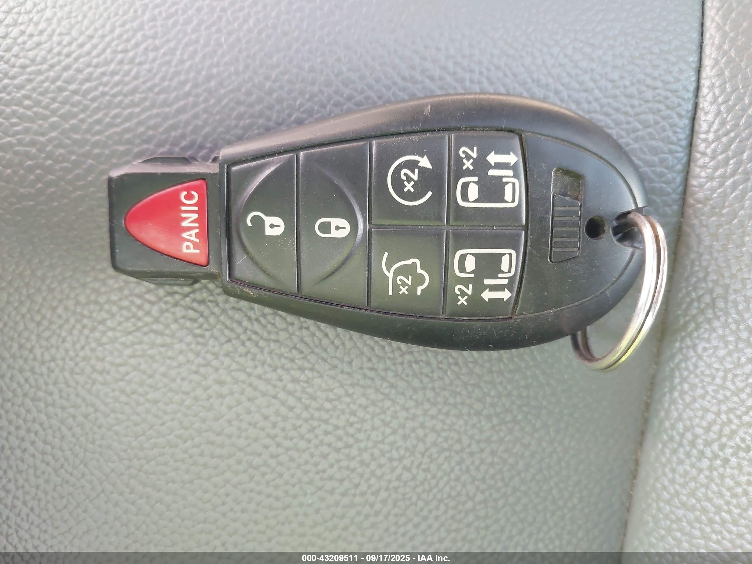 CHRYSLER TOWN image 11