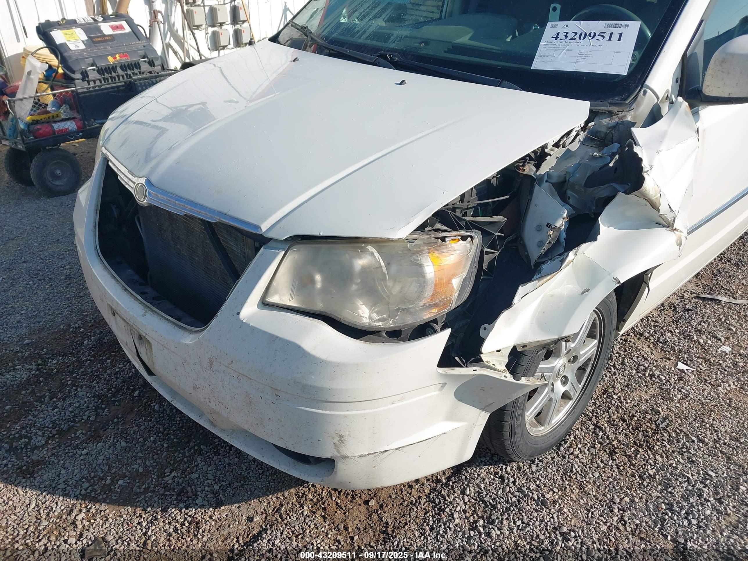 CHRYSLER TOWN image 6