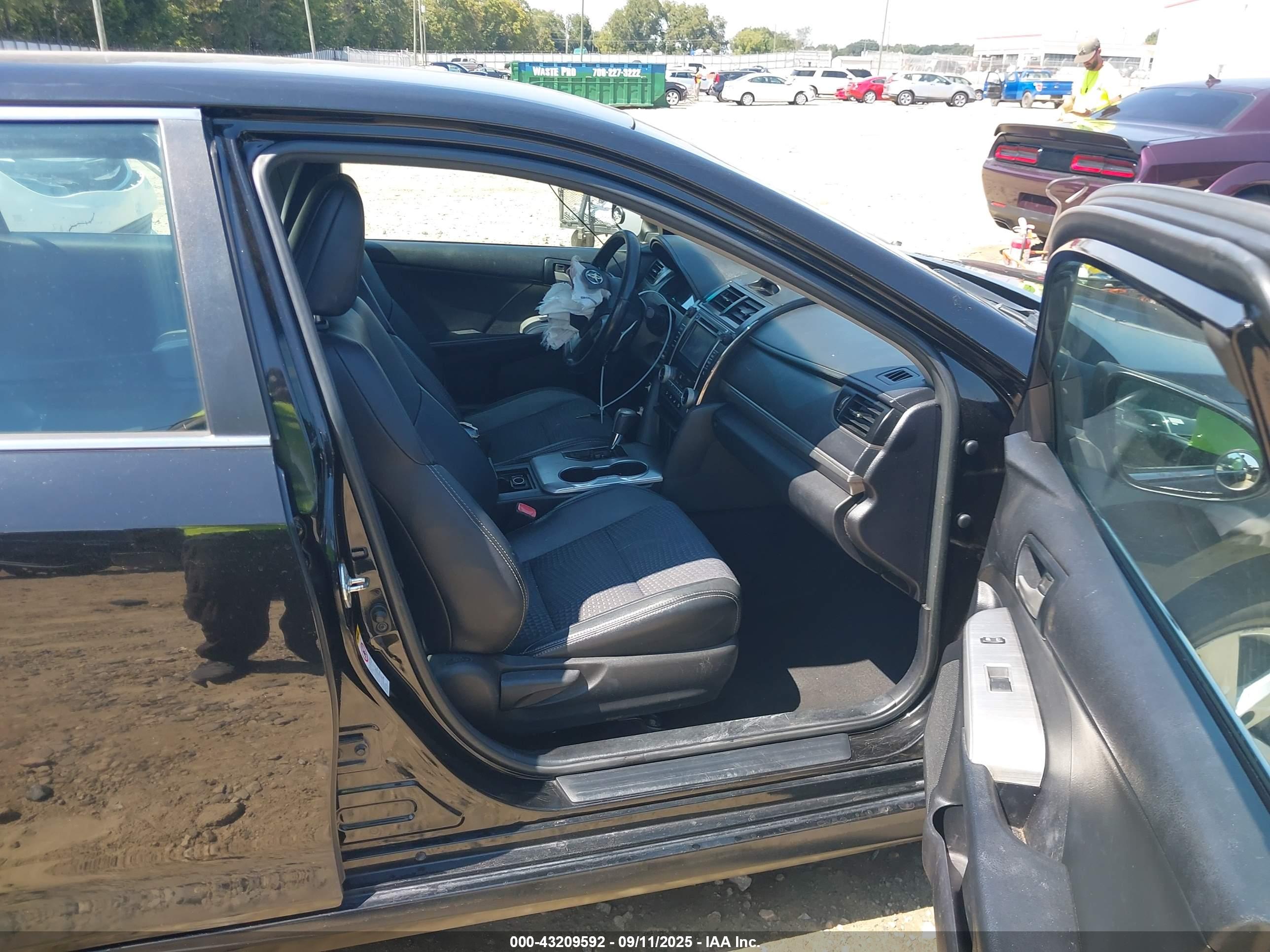 TOYOTA CAMRY image 5