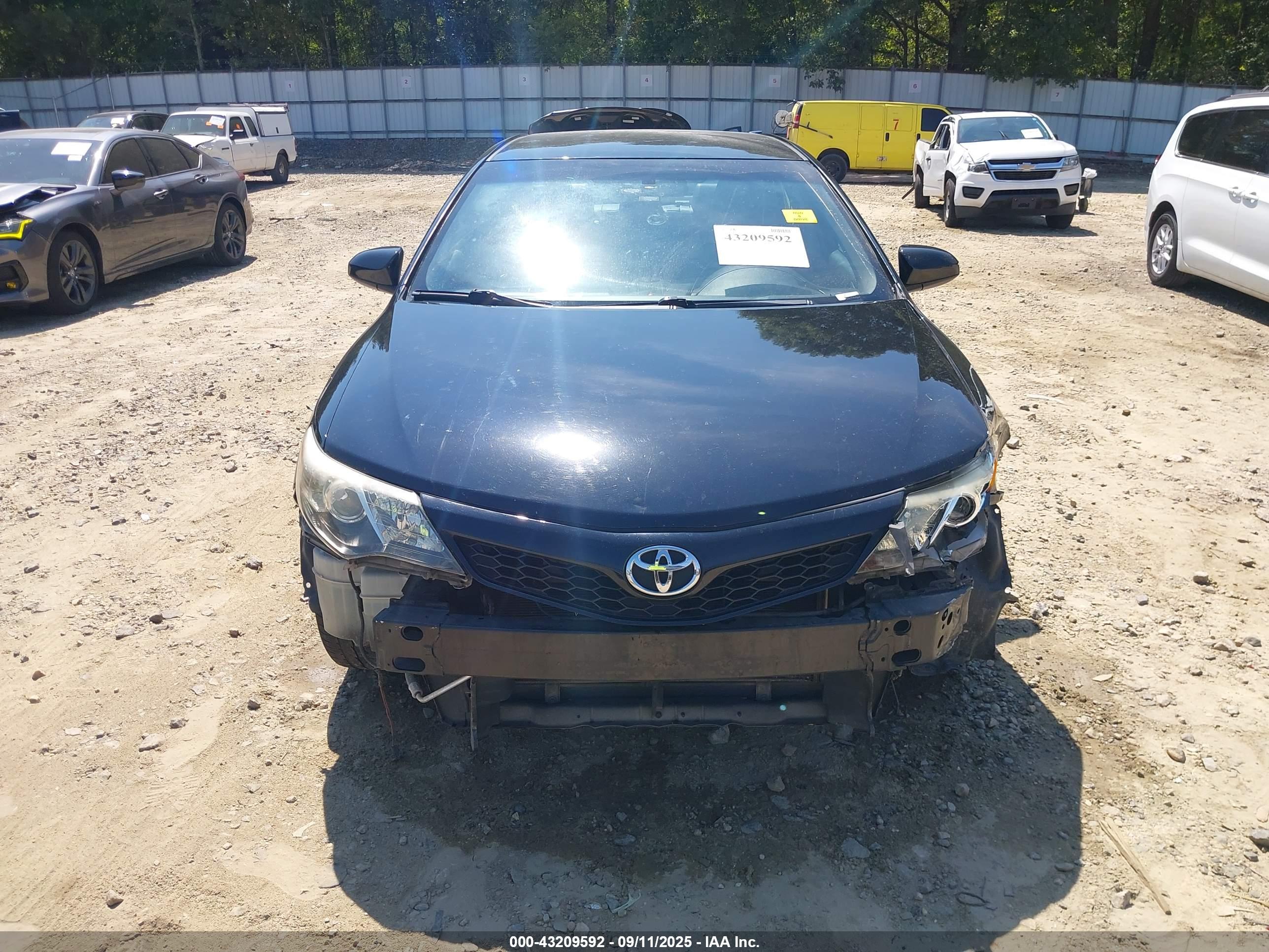 TOYOTA CAMRY image 6