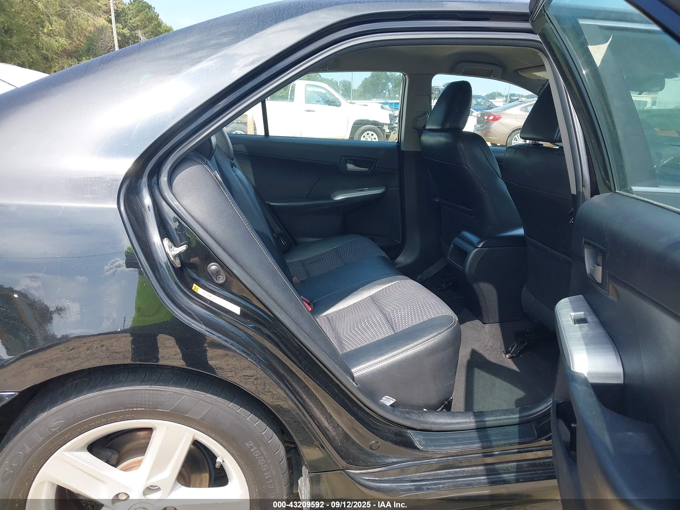 TOYOTA CAMRY image 8