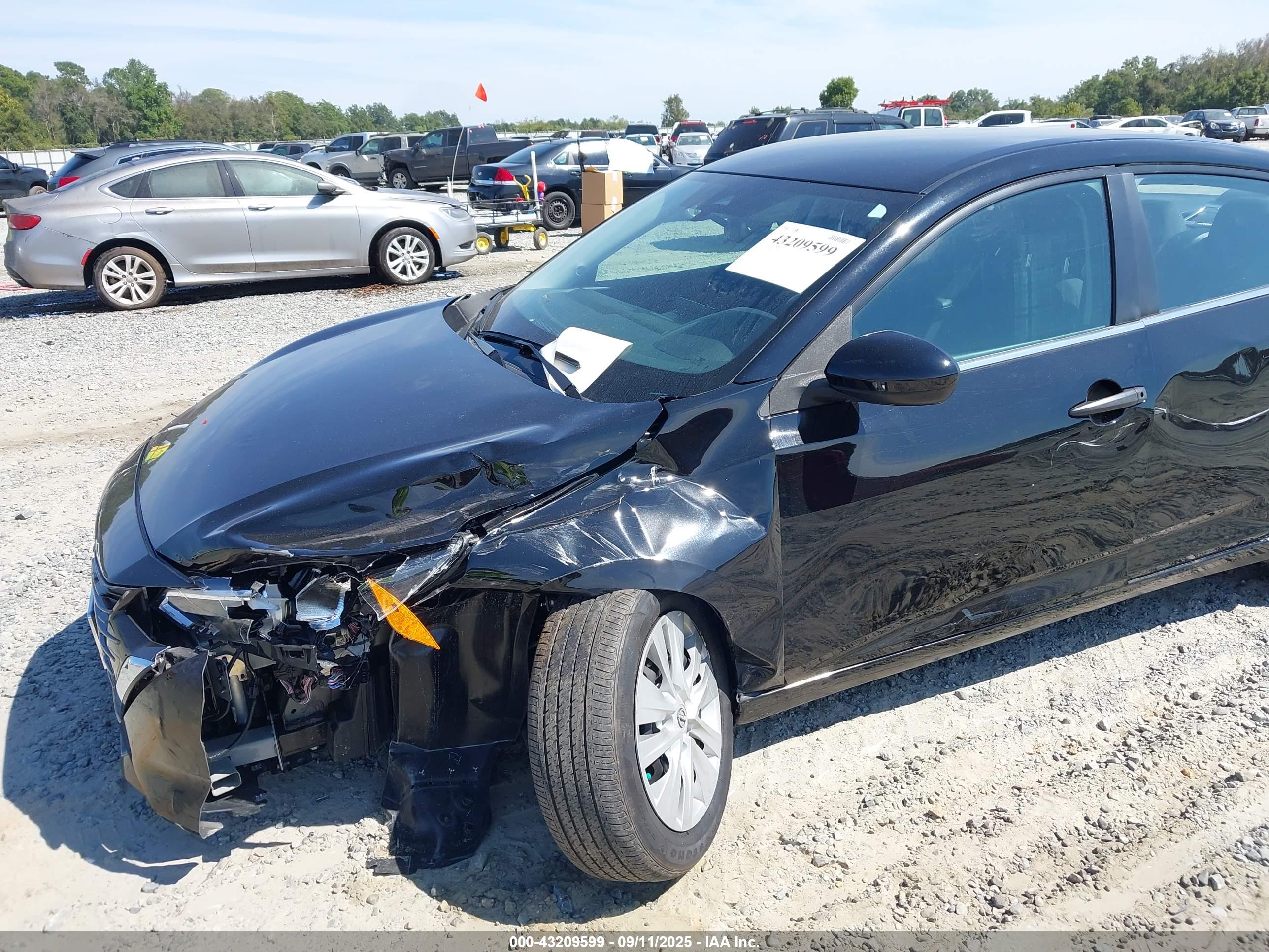 NISSAN SENTRA image 6