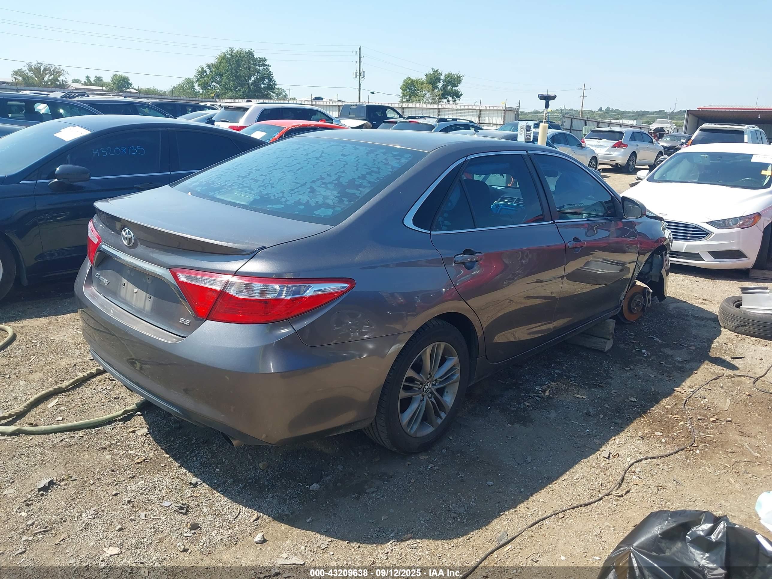 TOYOTA CAMRY image 4
