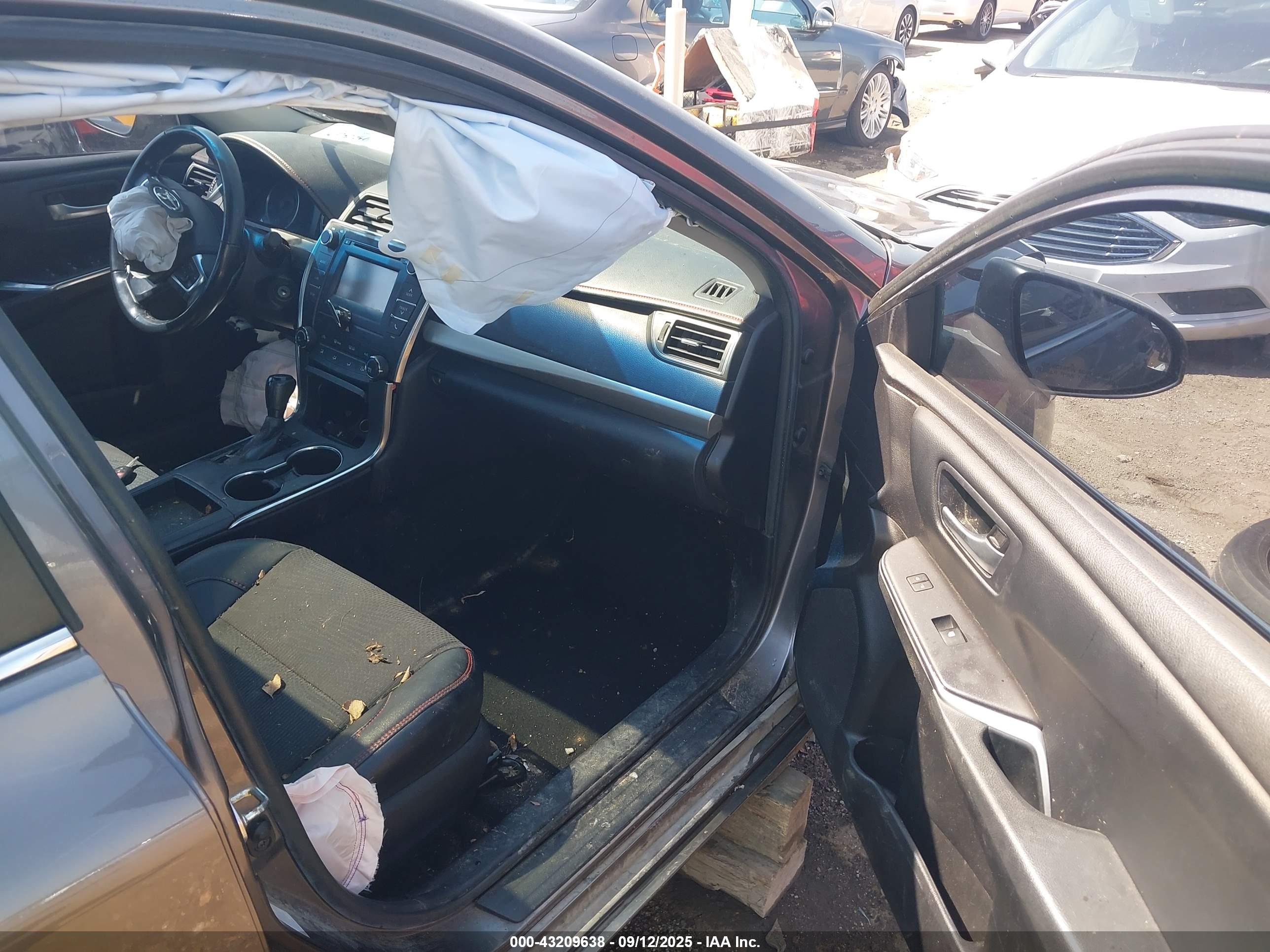 TOYOTA CAMRY image 5