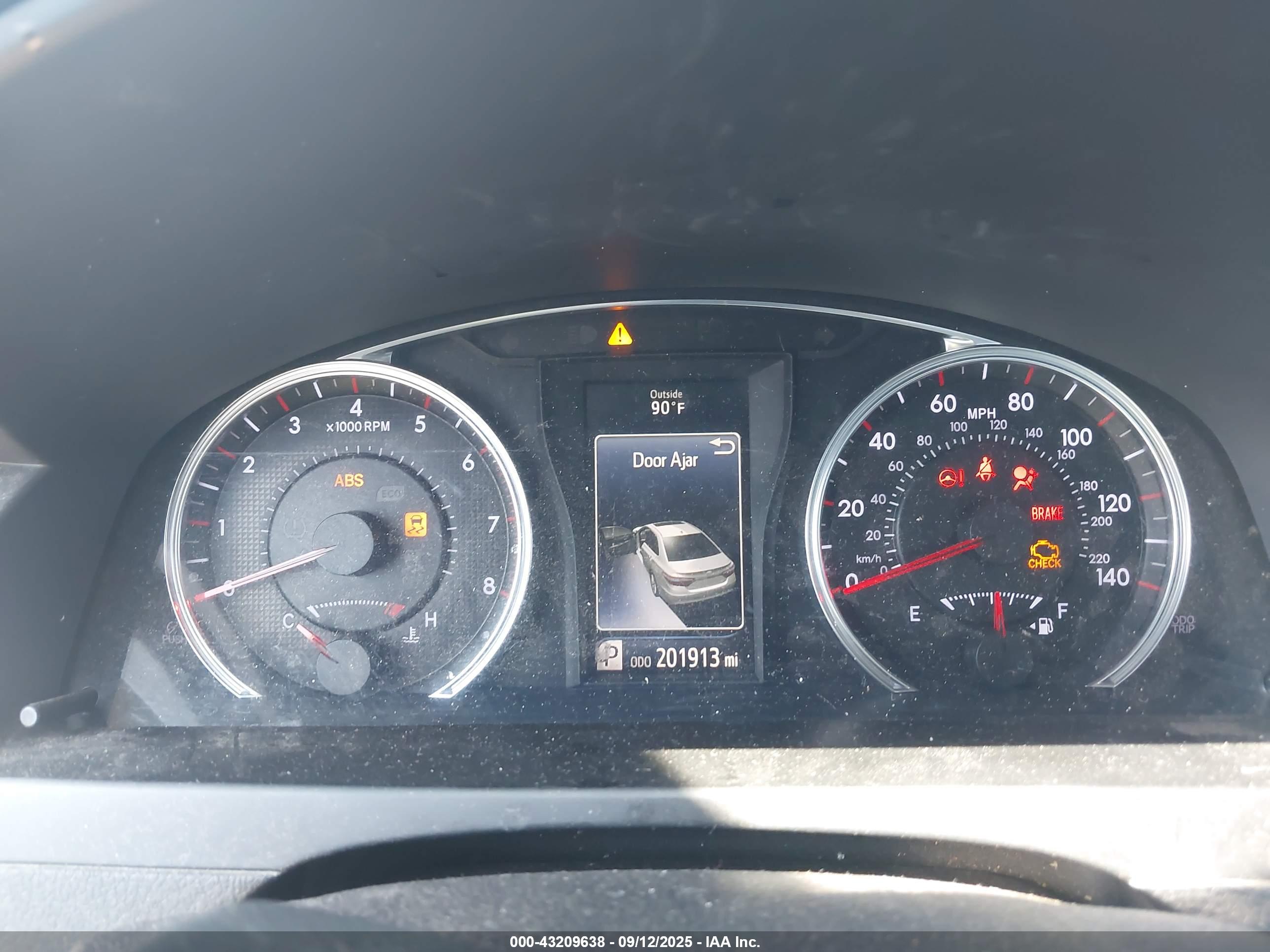TOYOTA CAMRY image 7