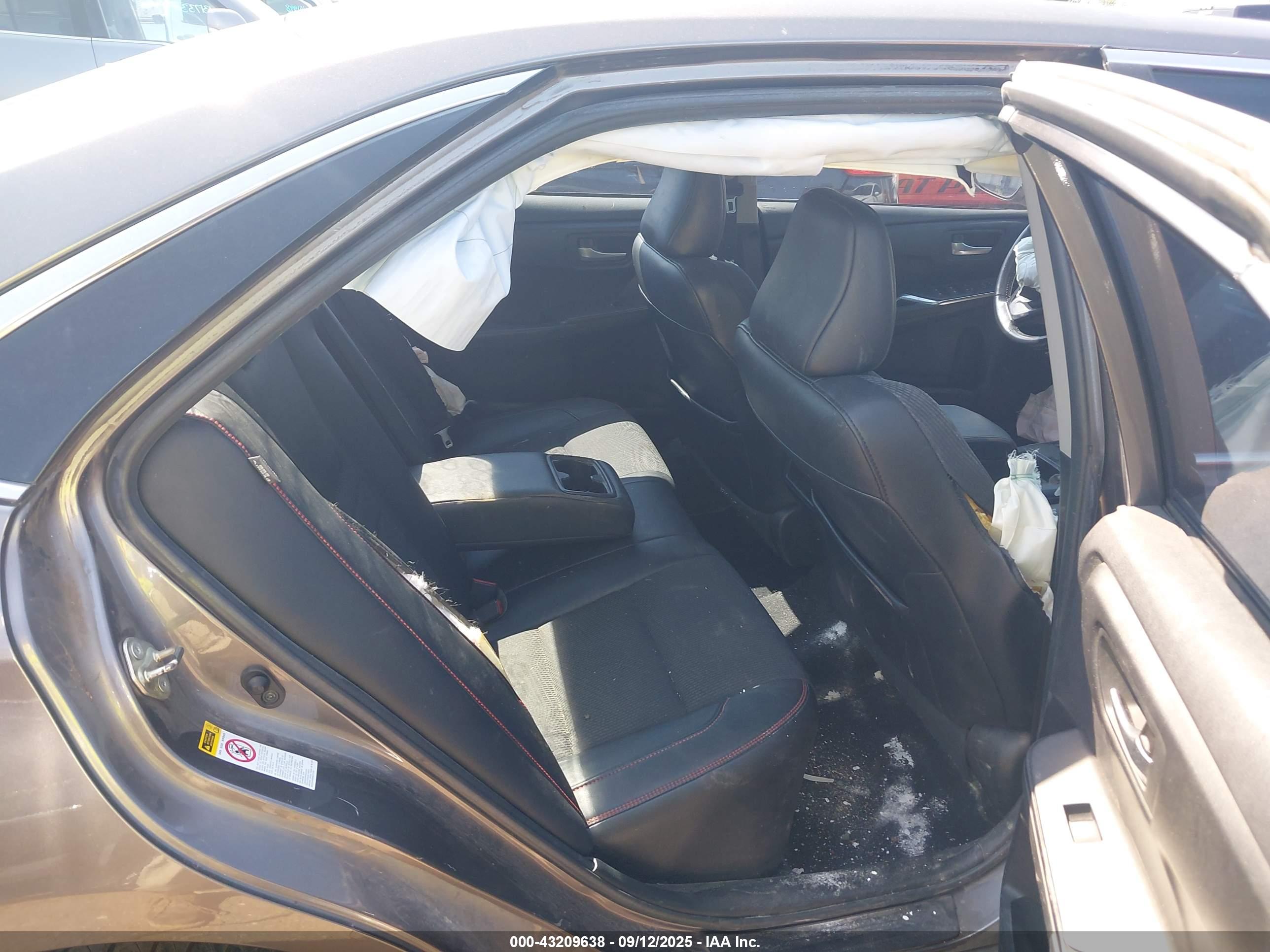 TOYOTA CAMRY image 8