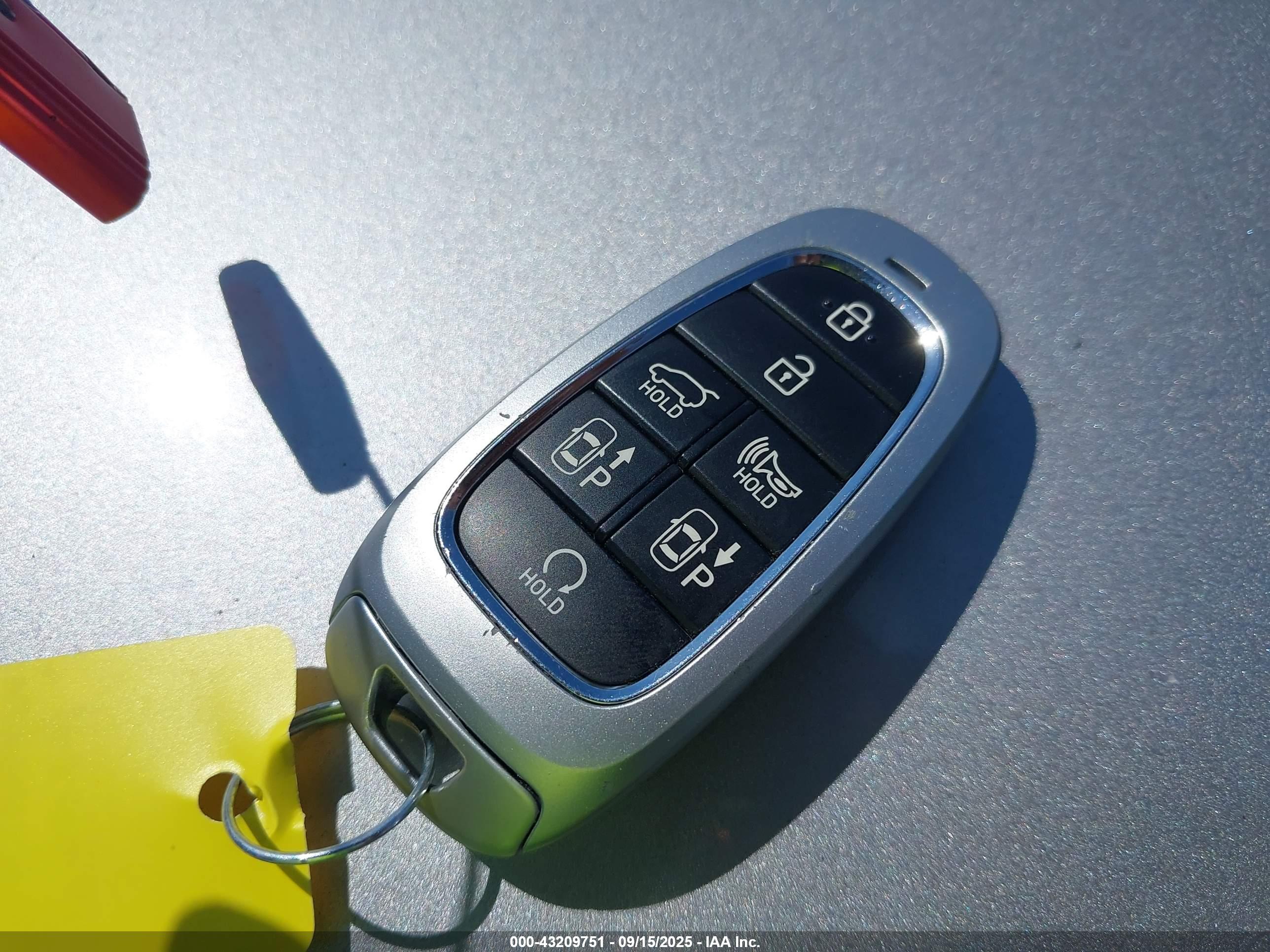HYUNDAI TUCSON image 11